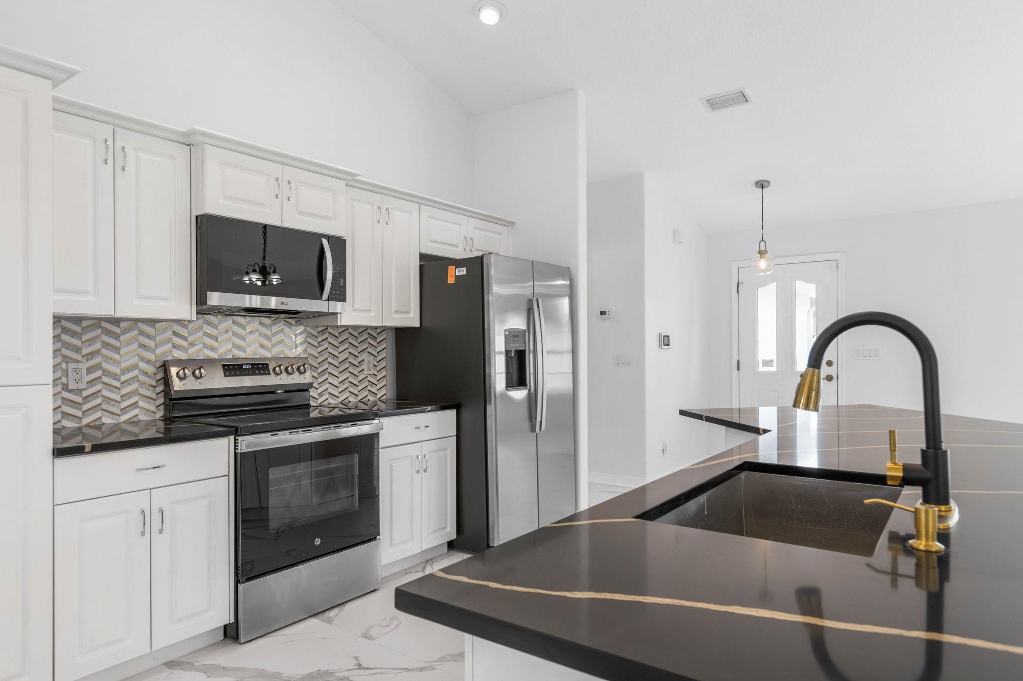 Image 20 of 58 For 12 Patuxent Pl