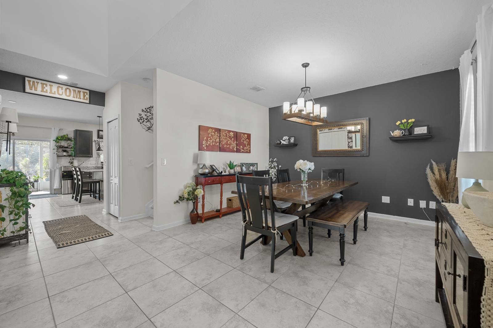 Image 11 of 51 For 811 Sandstone Dr