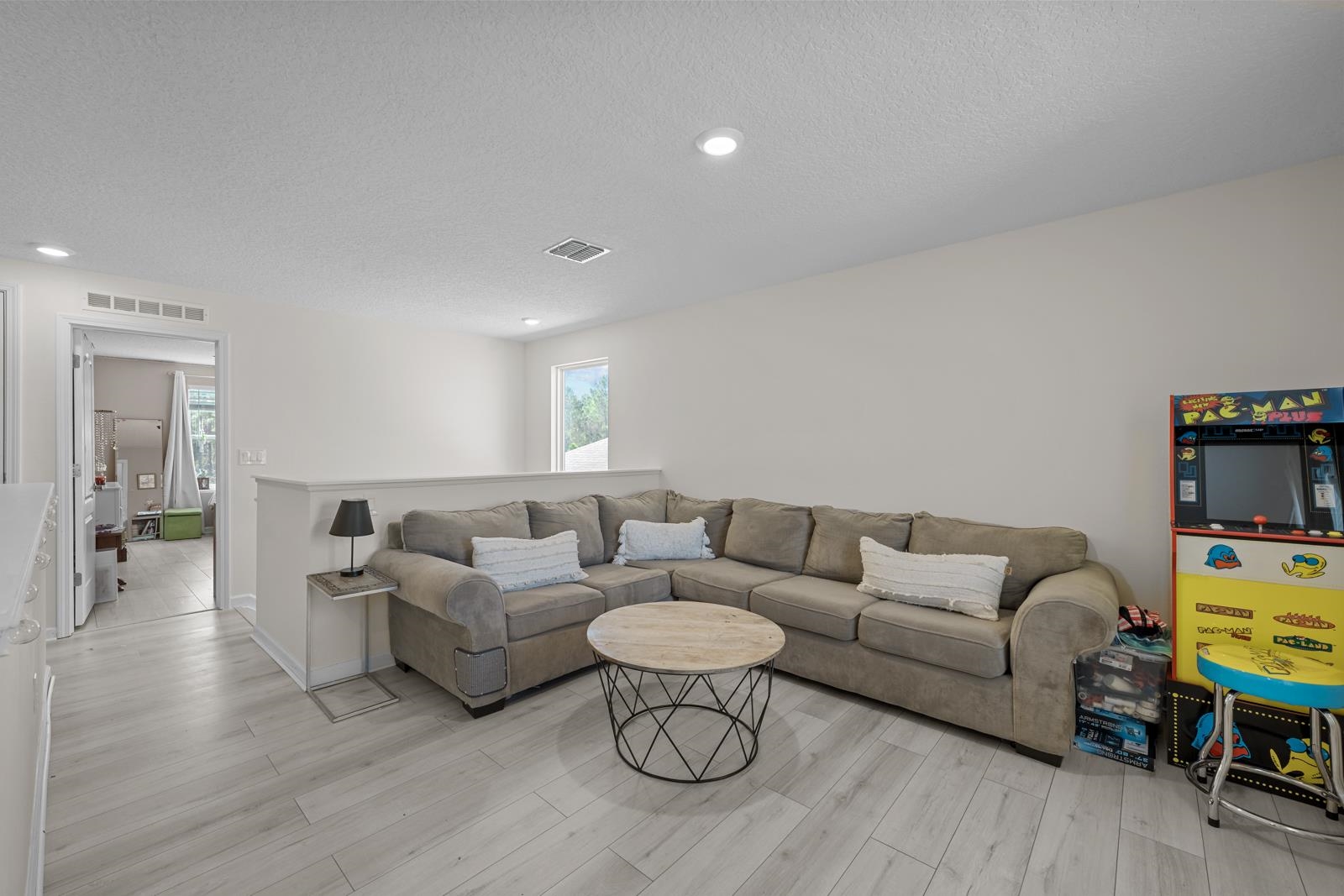 Image 30 of 51 For 811 Sandstone Dr