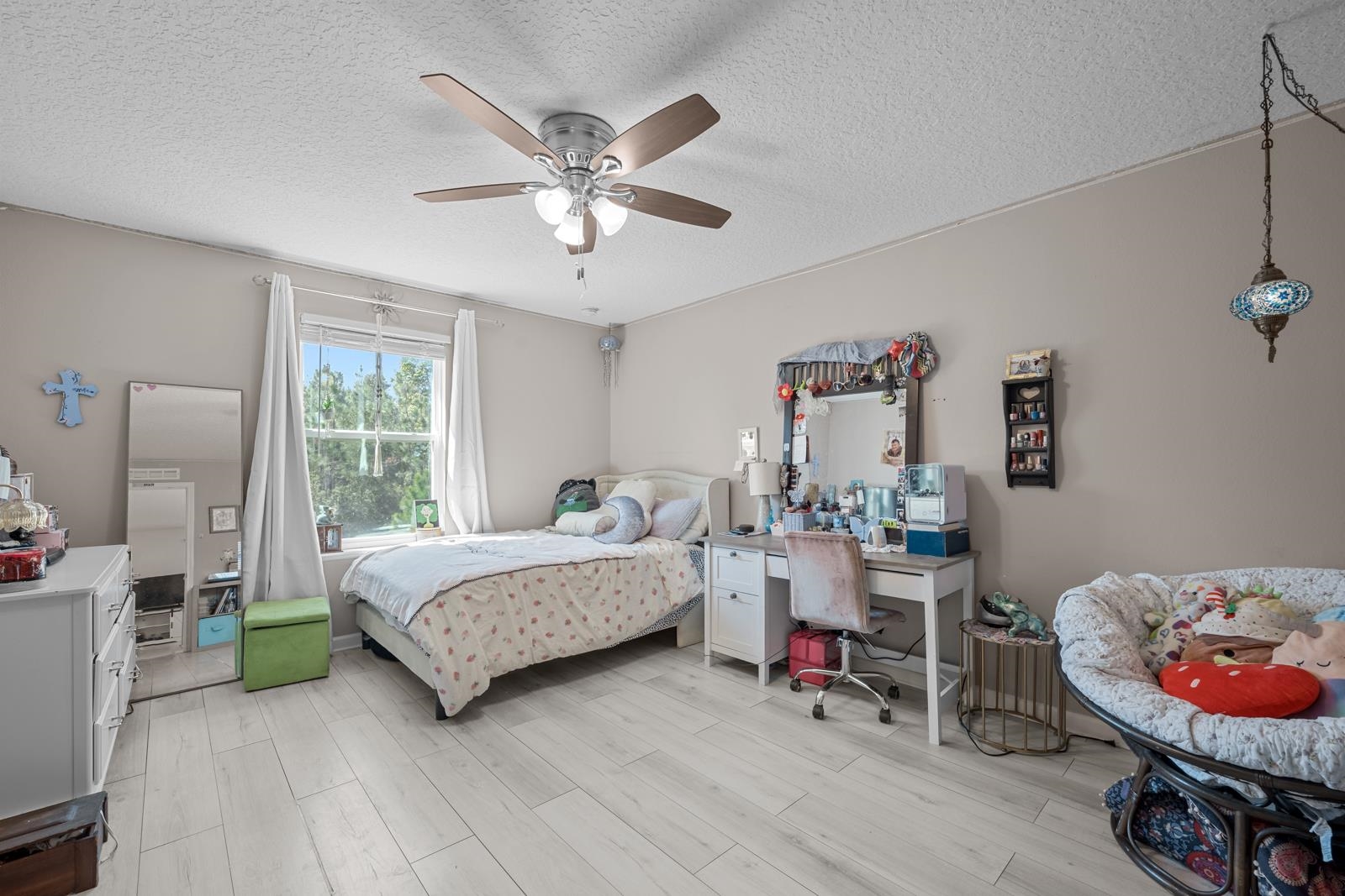 Image 31 of 51 For 811 Sandstone Dr