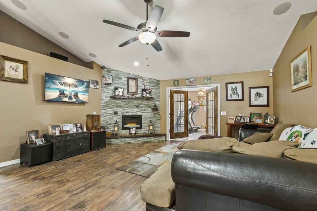Image 11 of 48 For 1013 Deer Chase Dr