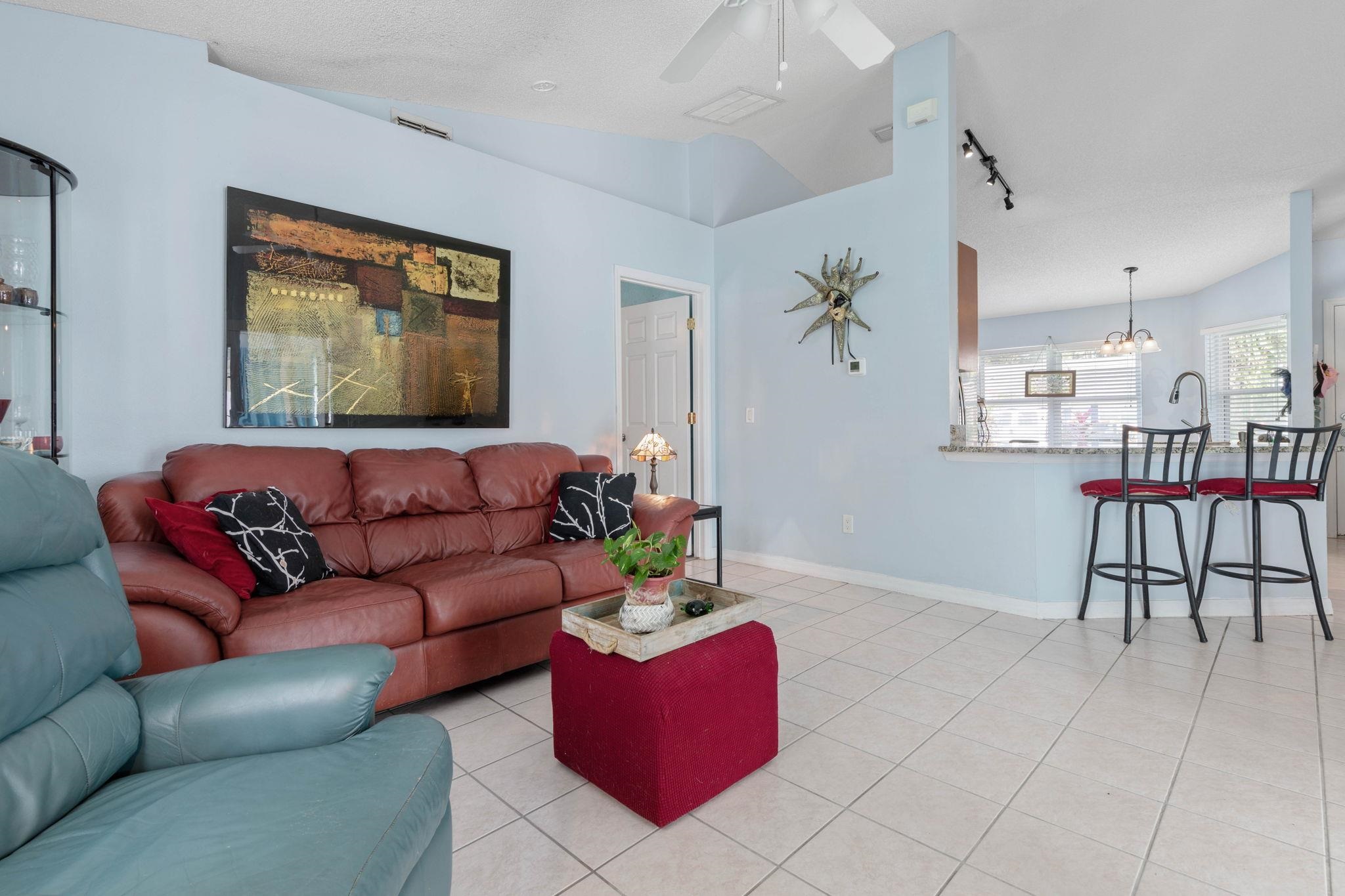 Image 10 of 52 For 20 Ryberry Dr
