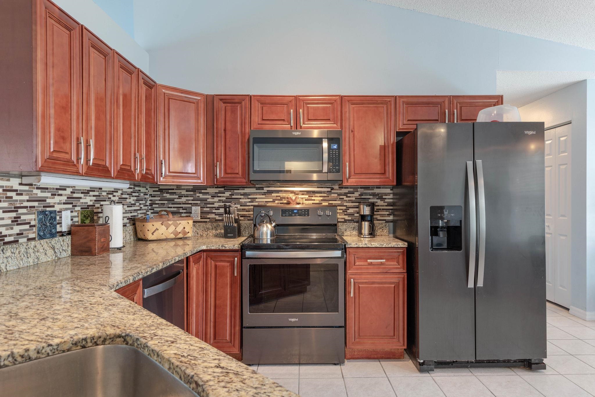 Image 15 of 52 For 20 Ryberry Dr
