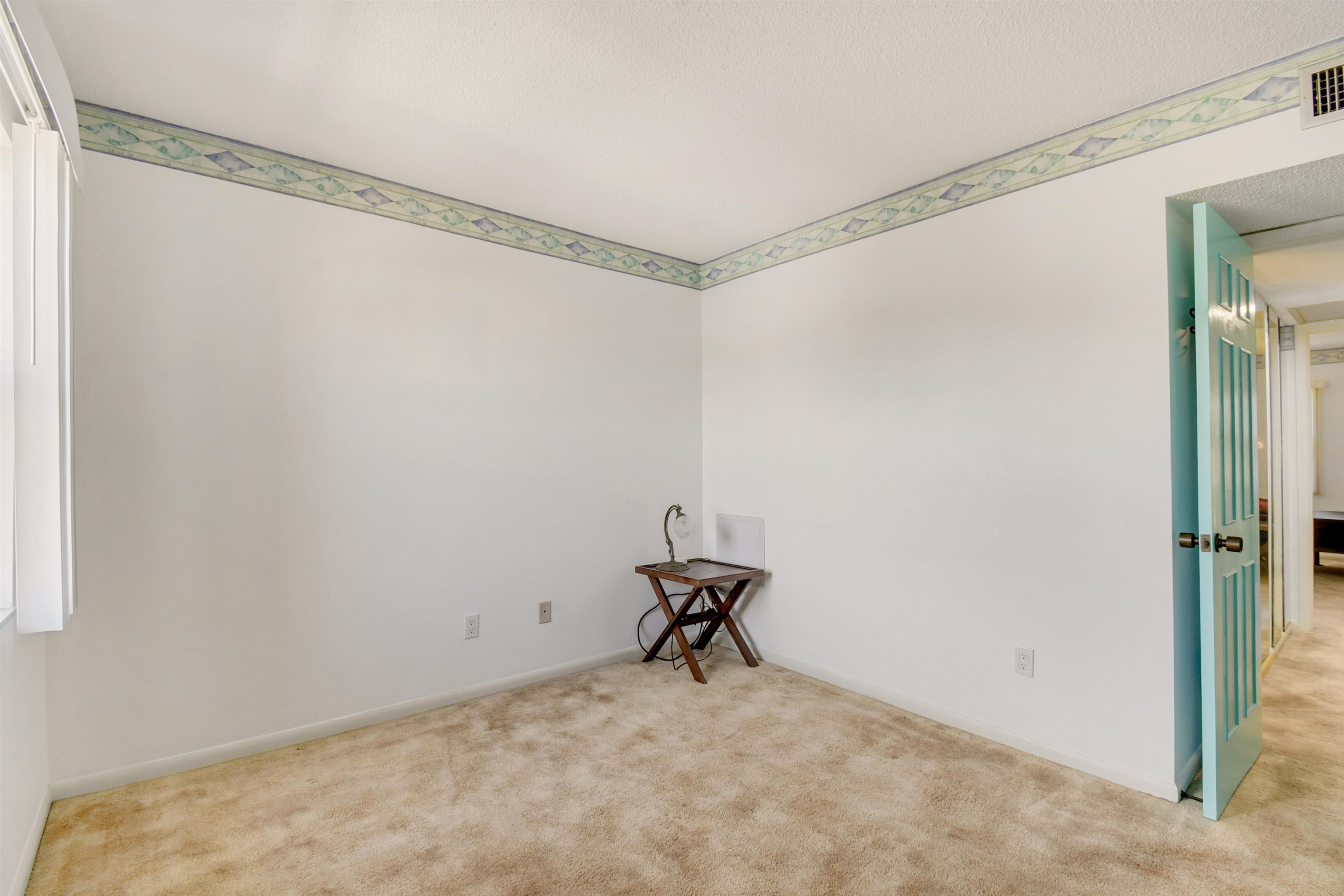 Image 23 of 29 For 600 Domenico Cir  F9