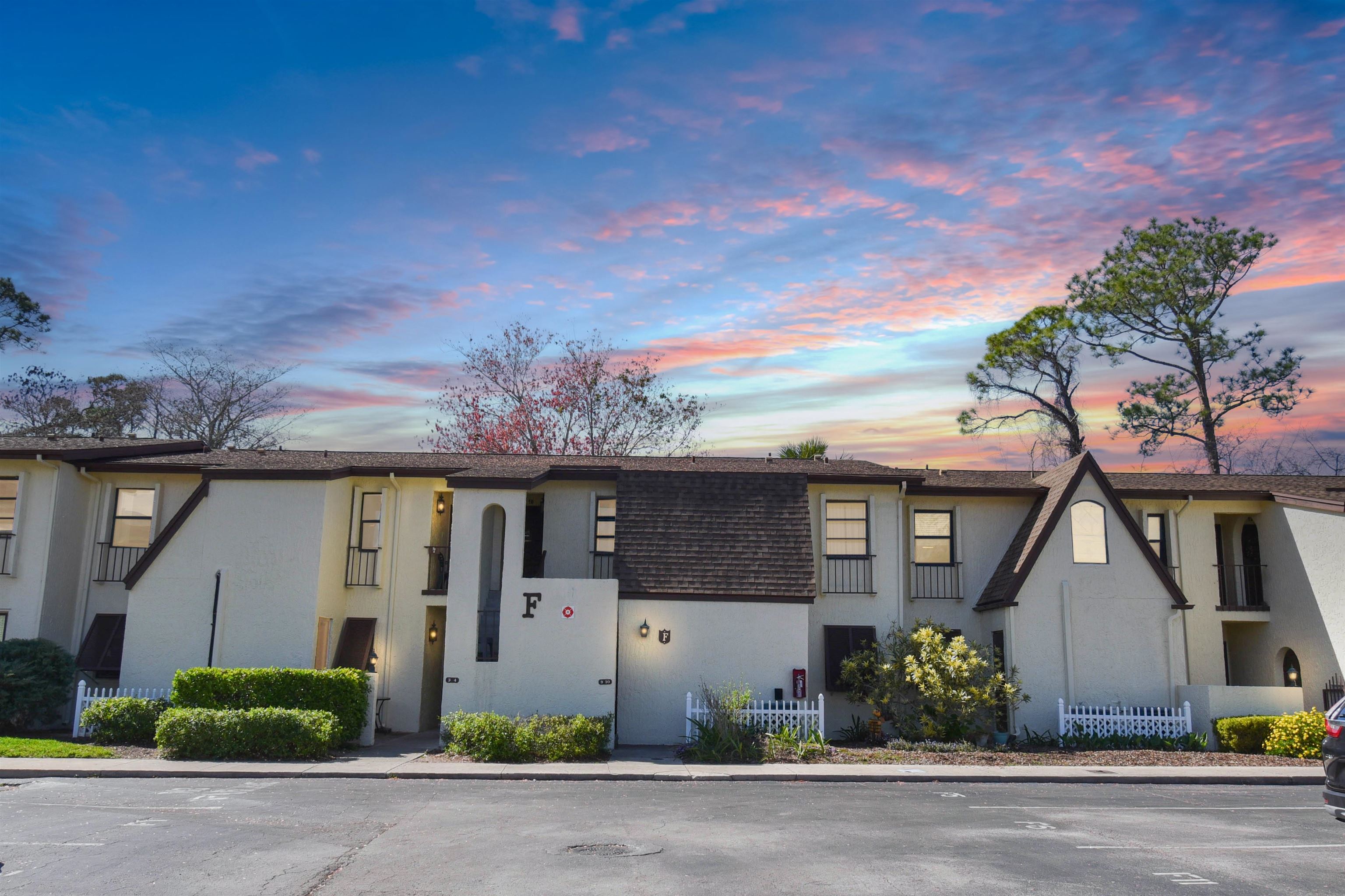 Image 29 of 29 For 600 Domenico Cir  F9