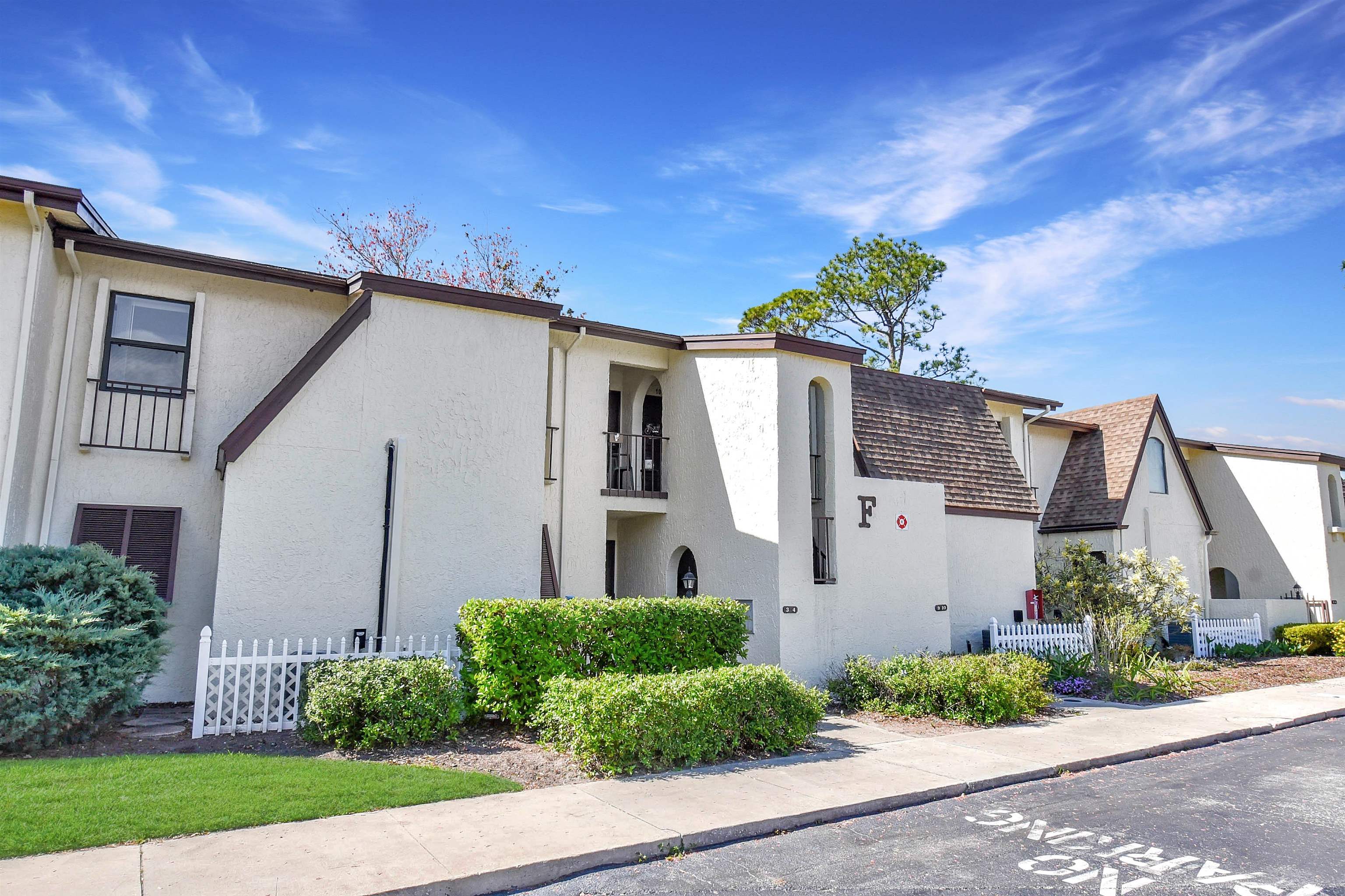 Image 4 of 29 For 600 Domenico Cir  F9