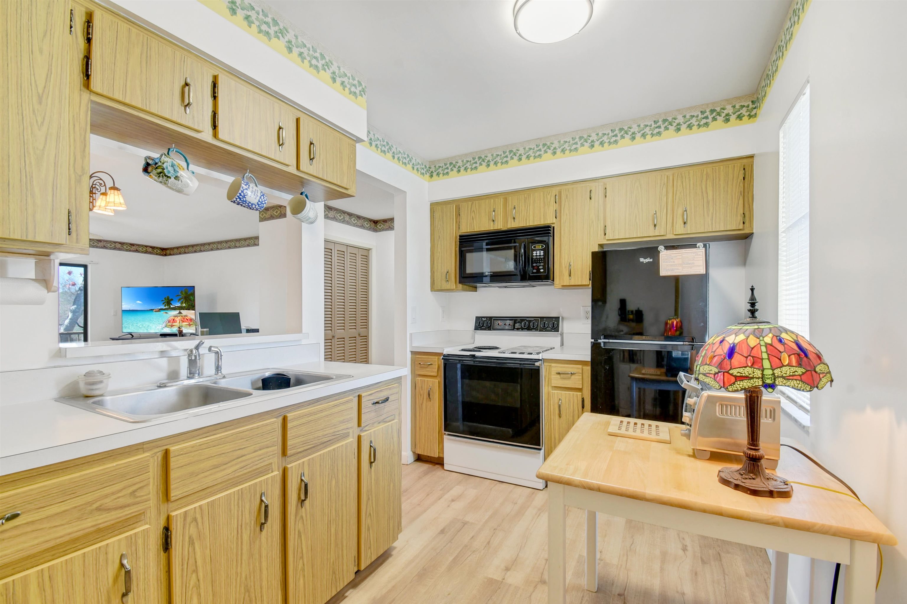 Image 8 of 29 For 600 Domenico Cir  F9