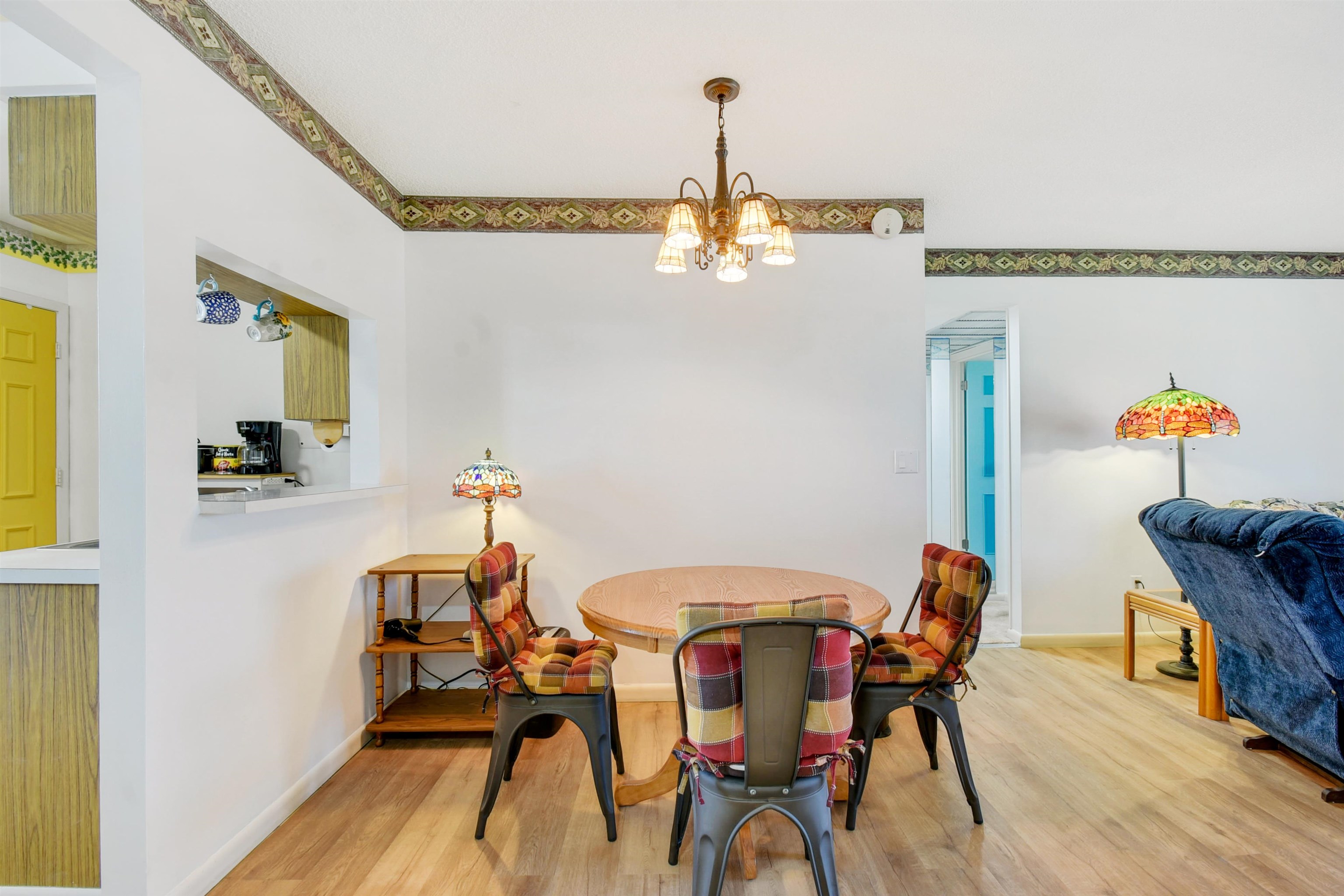 Image 9 of 29 For 600 Domenico Cir  F9