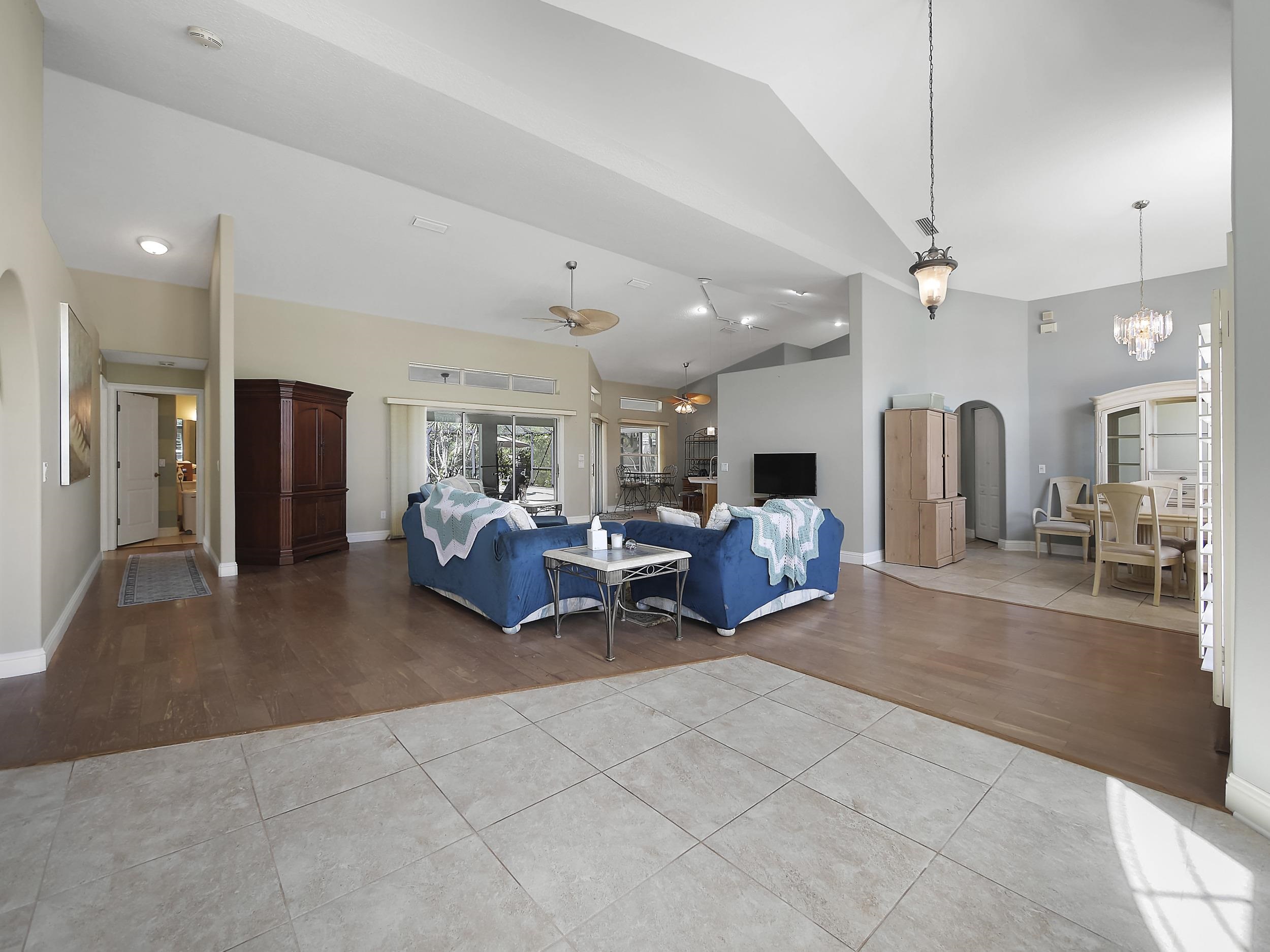 Image 22 of 59 For 708 Willow Wood Pl