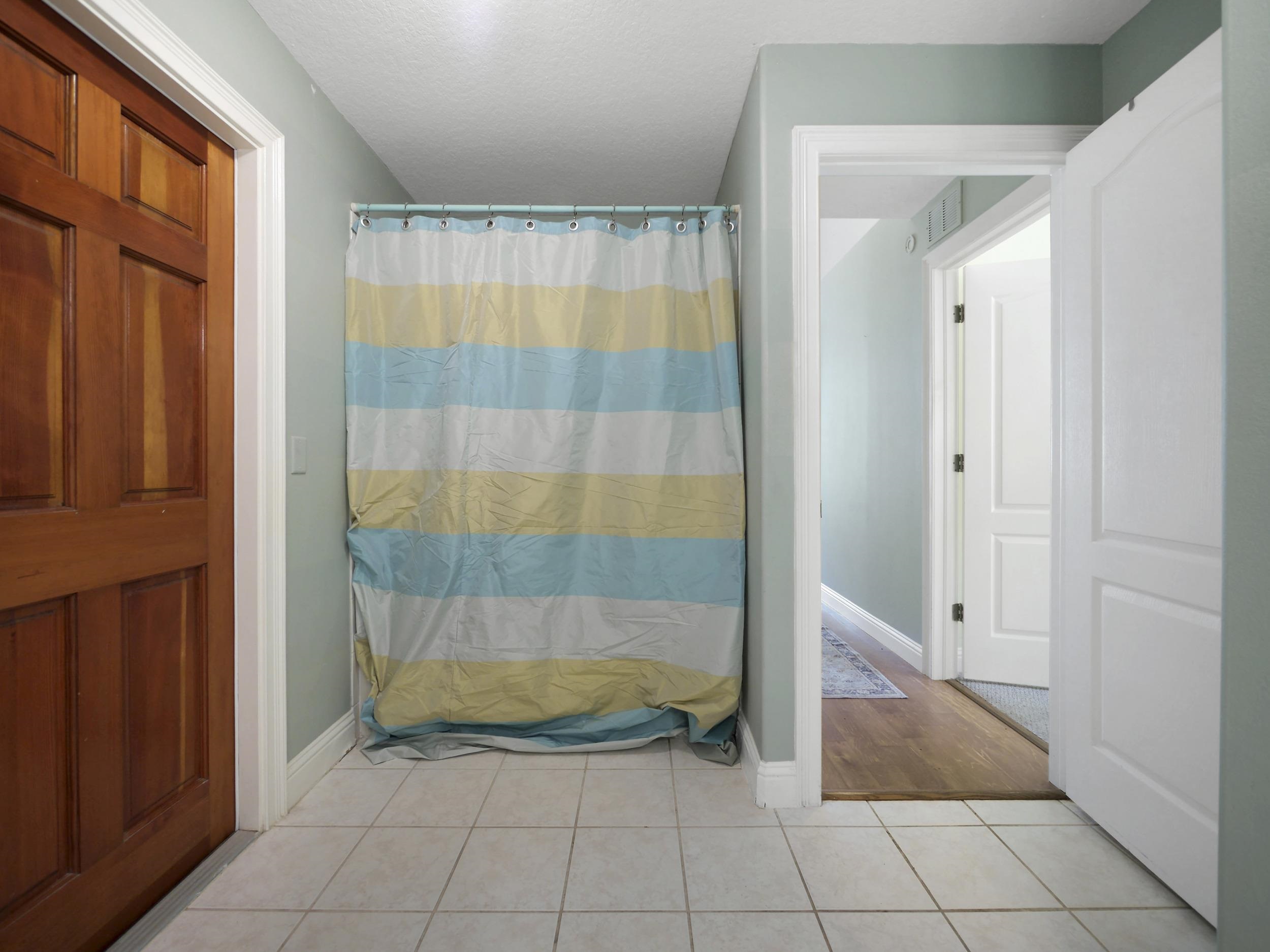 Image 34 of 59 For 708 Willow Wood Pl