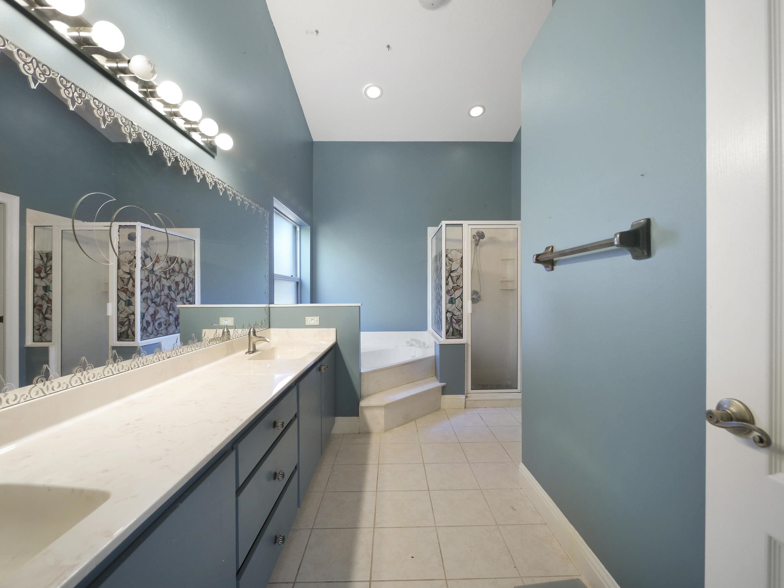 Image 39 of 59 For 708 Willow Wood Pl