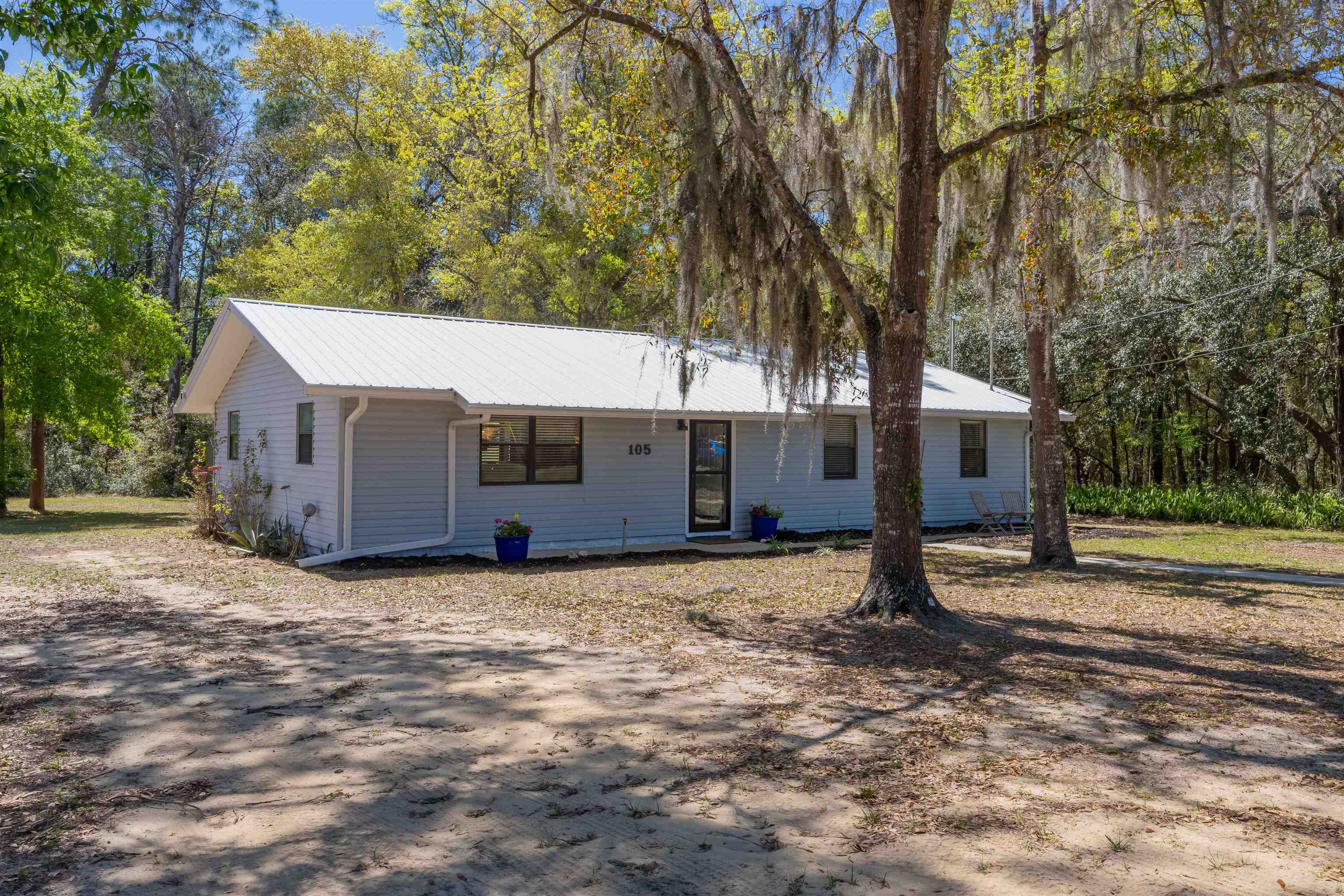 Details for 105 Orange St, Interlachen, FL 32148
