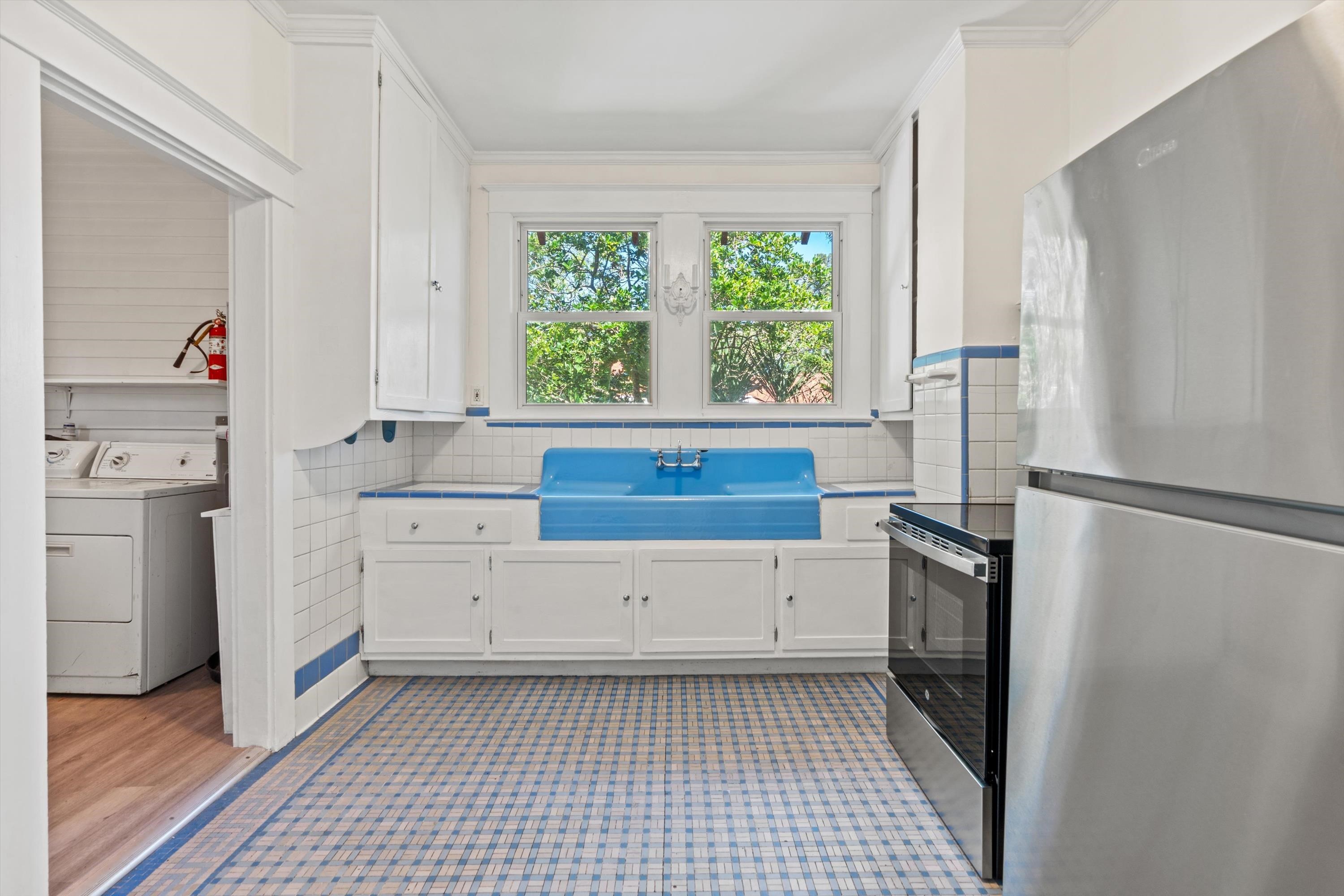 Image 9 of 39 For 121 Washington St
