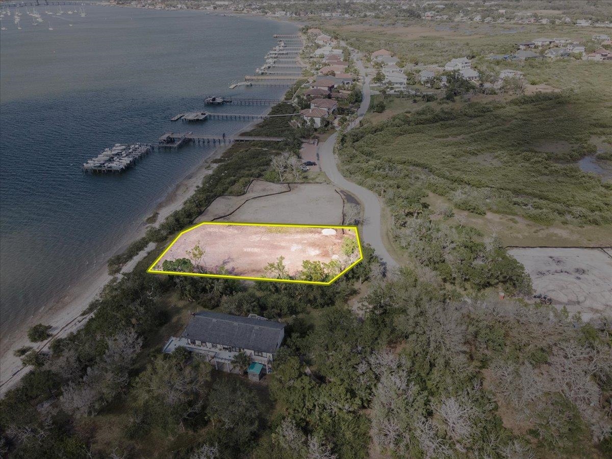 Image 12 of 31 For 186 Pelican Reef Dr