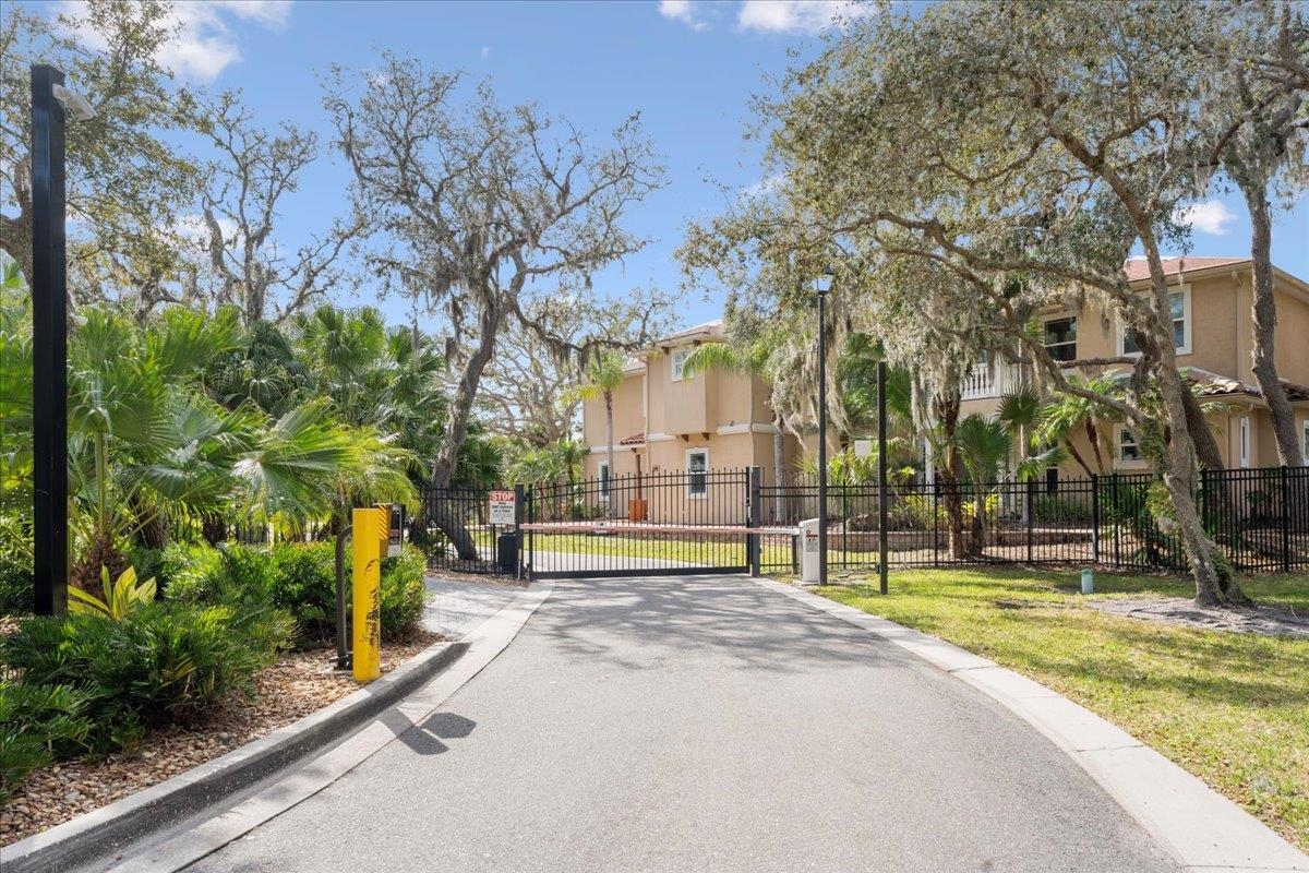 Image 21 of 31 For 186 Pelican Reef Dr