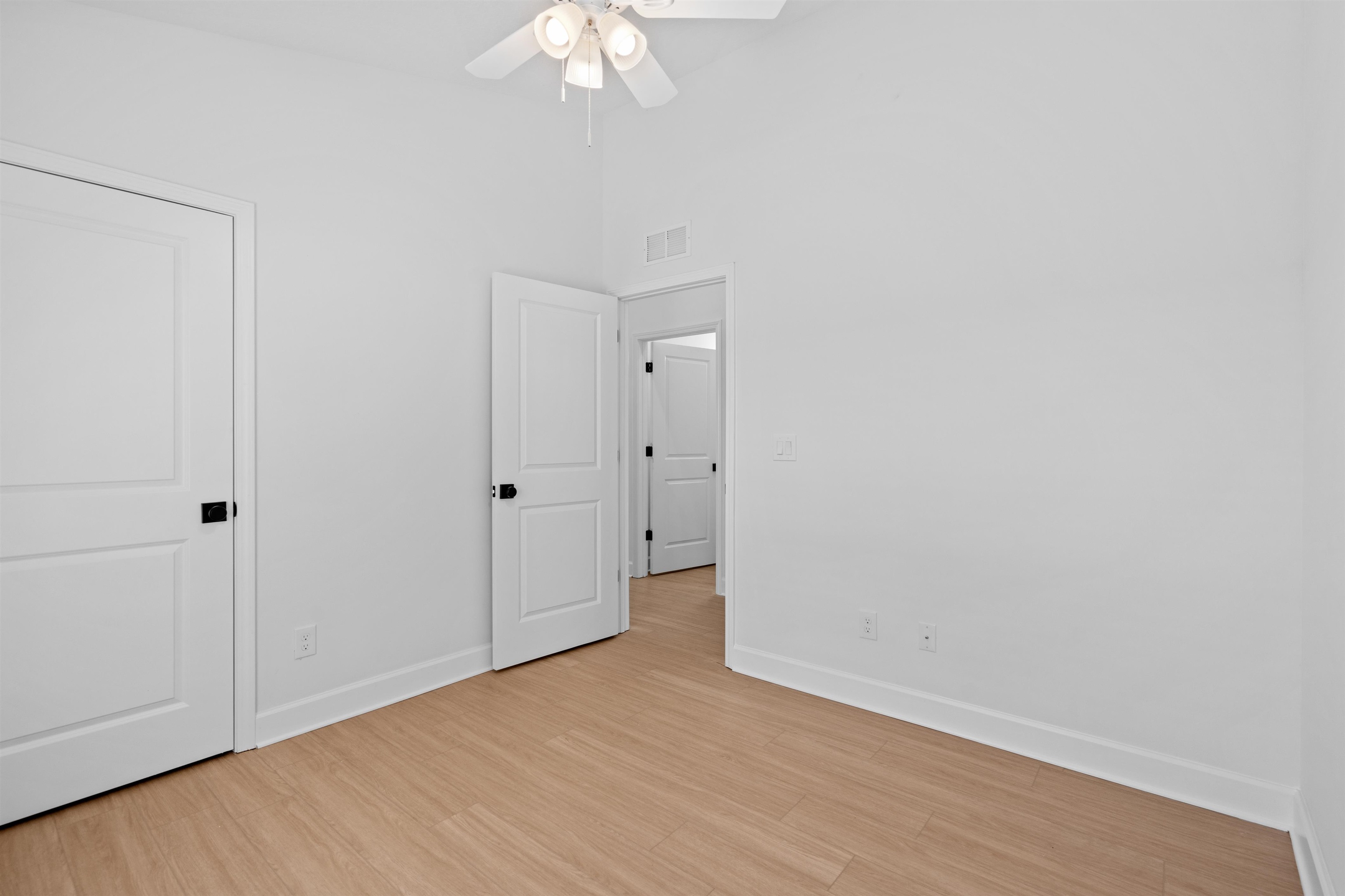 Image 13 of 25 For 245 Jackson Blvd.