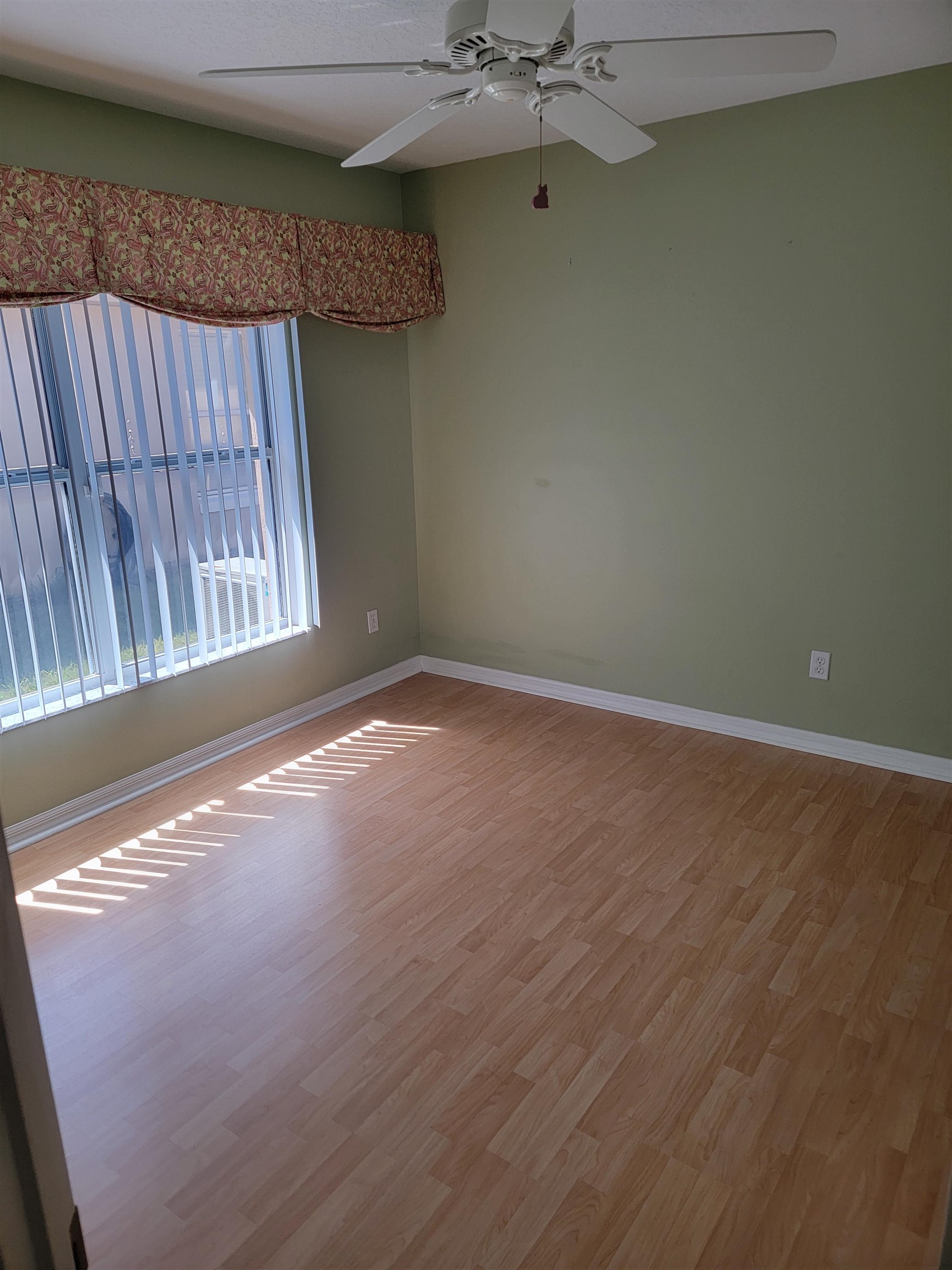 Image 29 of 64 For 348 San Nicolas Way