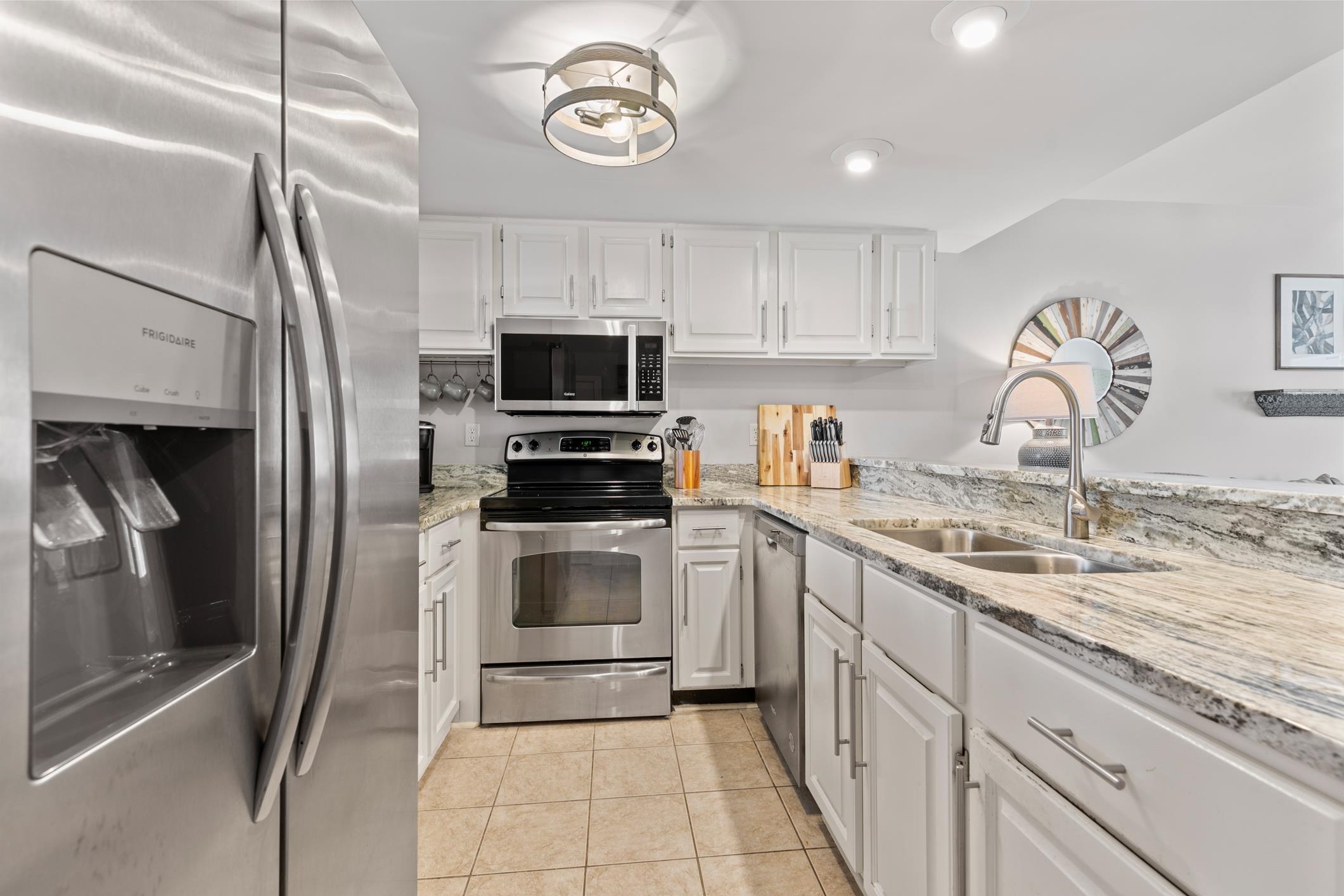Image 13 of 39 For 200 16th Street, Unit 202a  202a