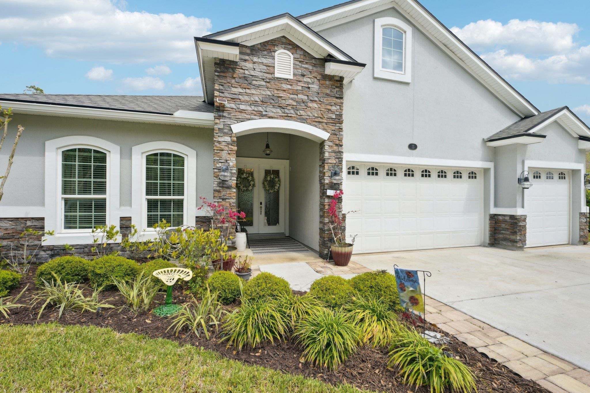 Image 4 of 70 For 15 Deerfield Meadows Cir