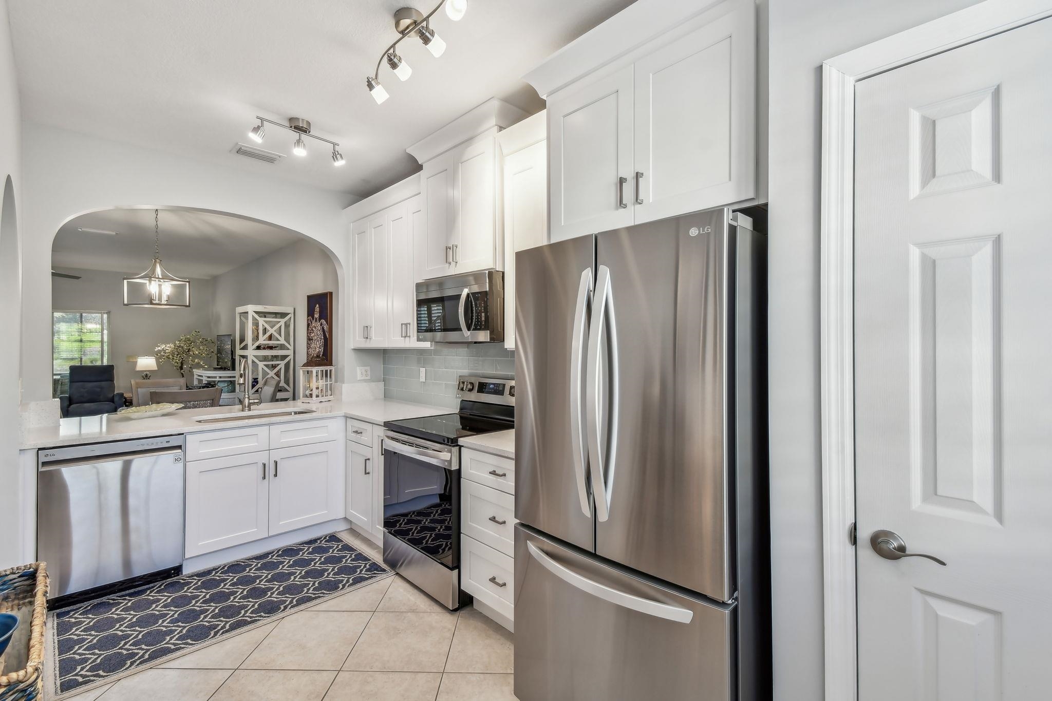 Image 10 of 51 For 4711 Serena Circle
