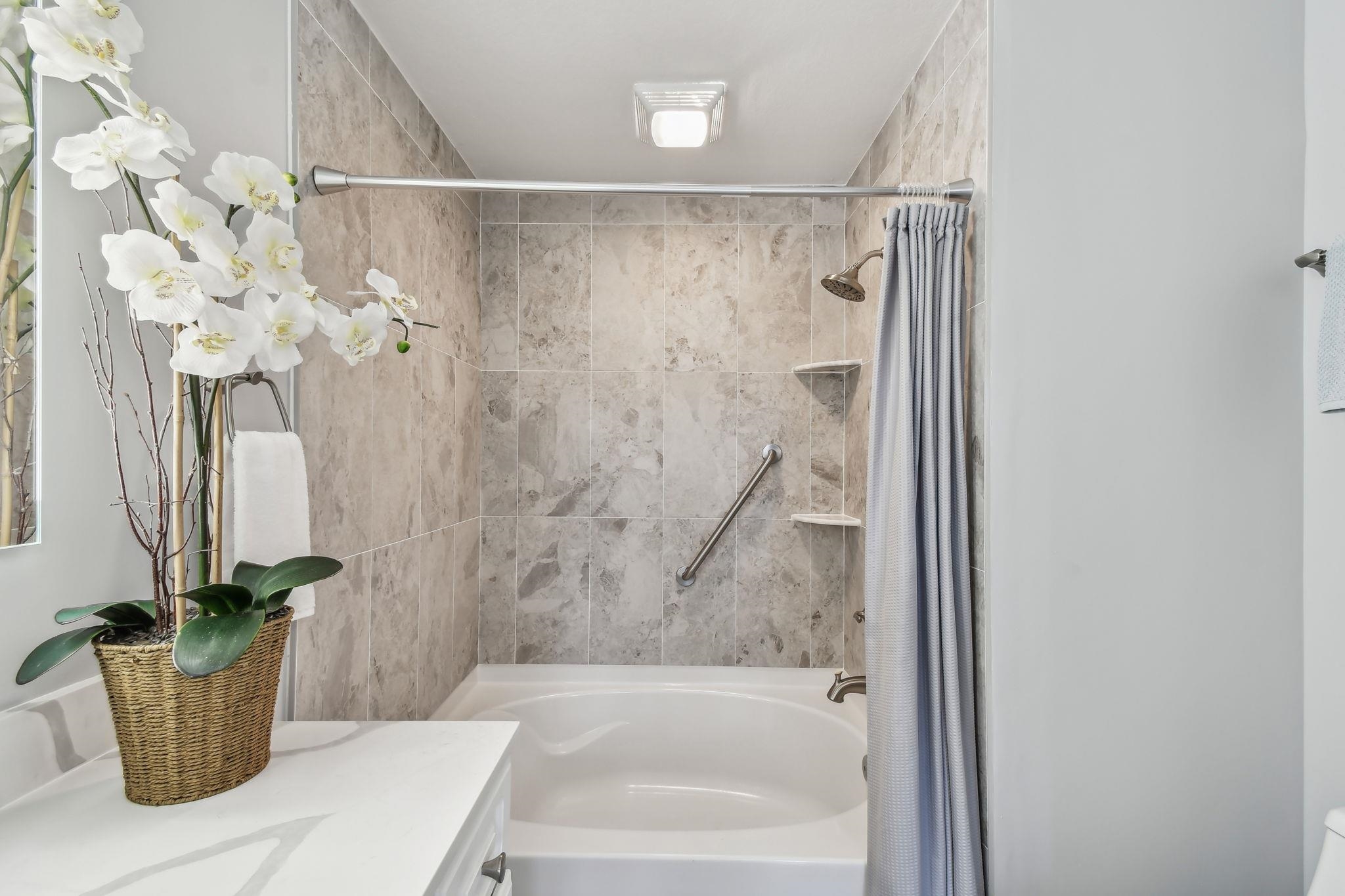 Image 20 of 51 For 4711 Serena Circle