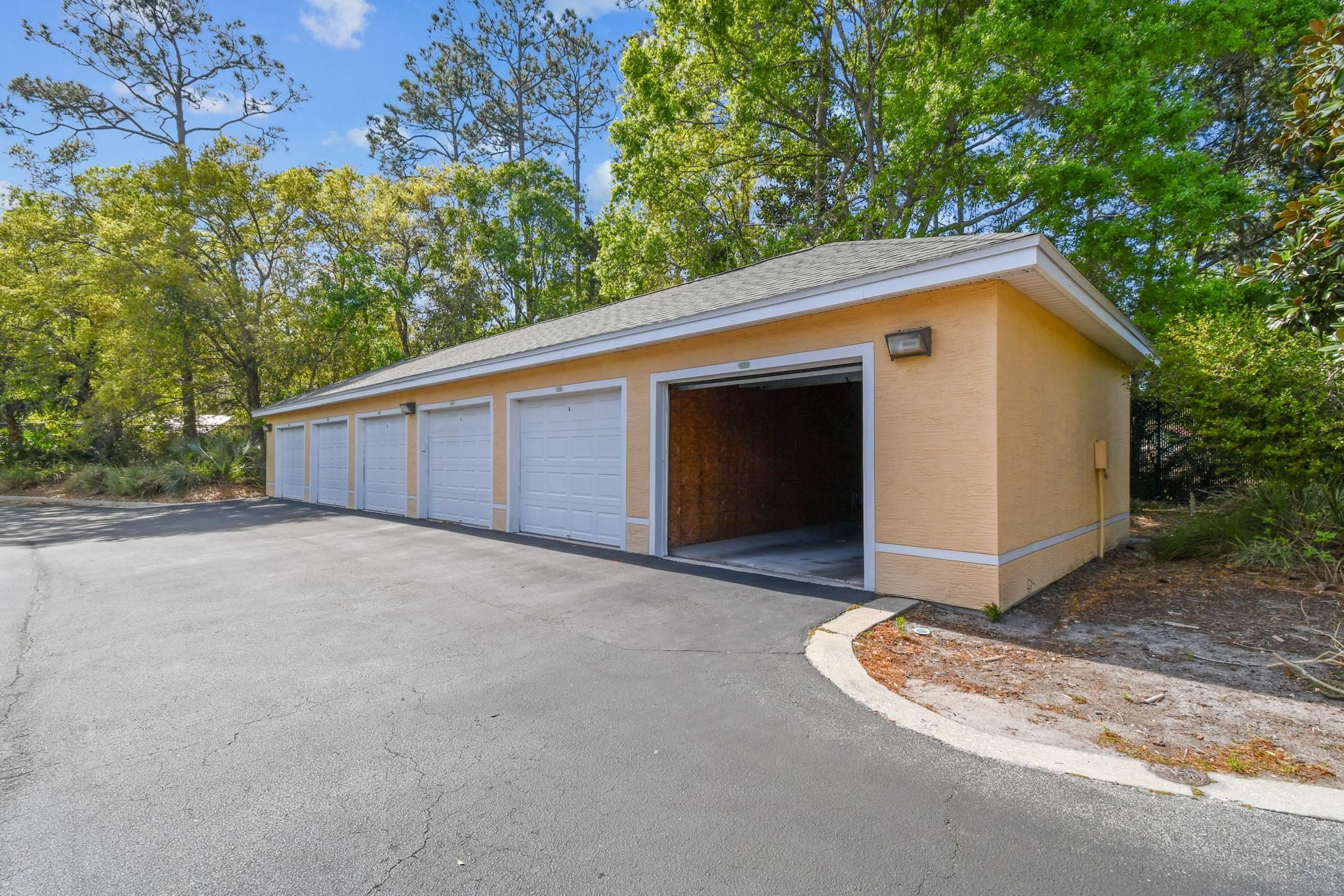 Image 31 of 51 For 4711 Serena Circle