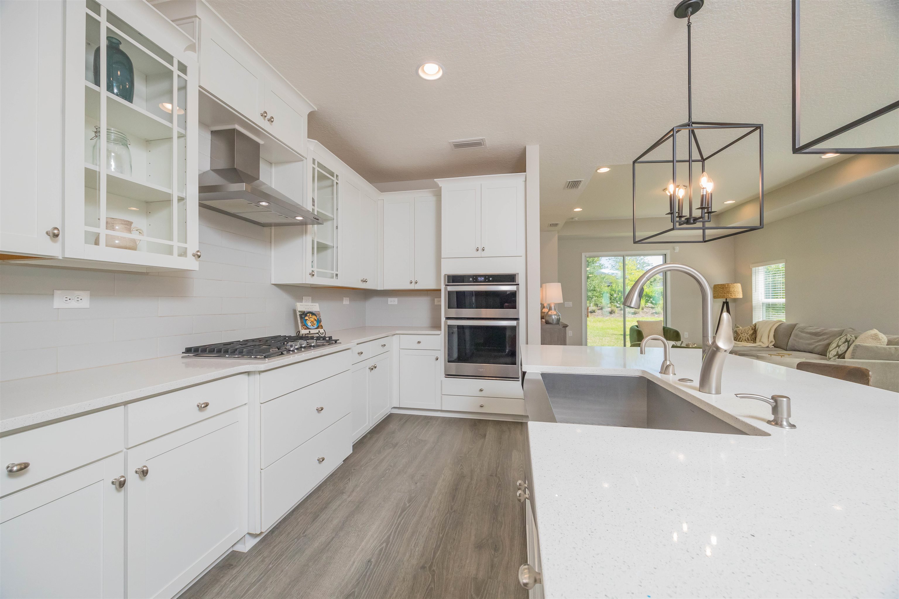 Image 13 of 87 For 98 Windermere Way