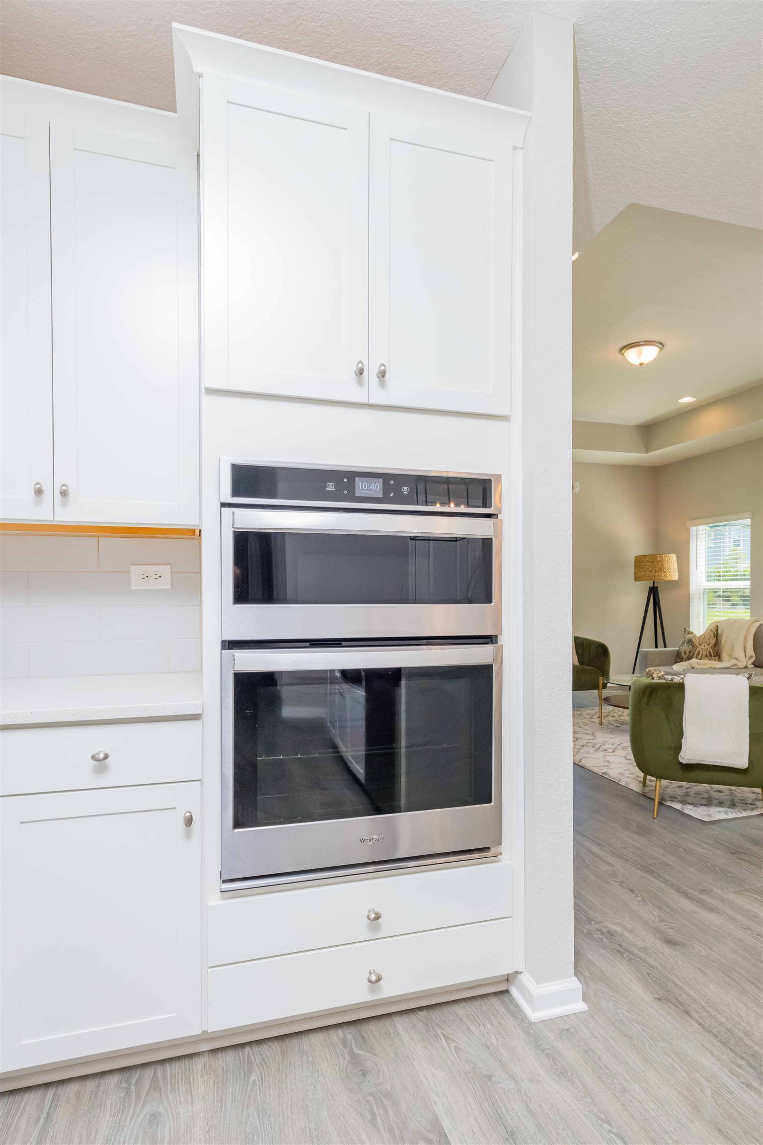 Image 17 of 87 For 98 Windermere Way