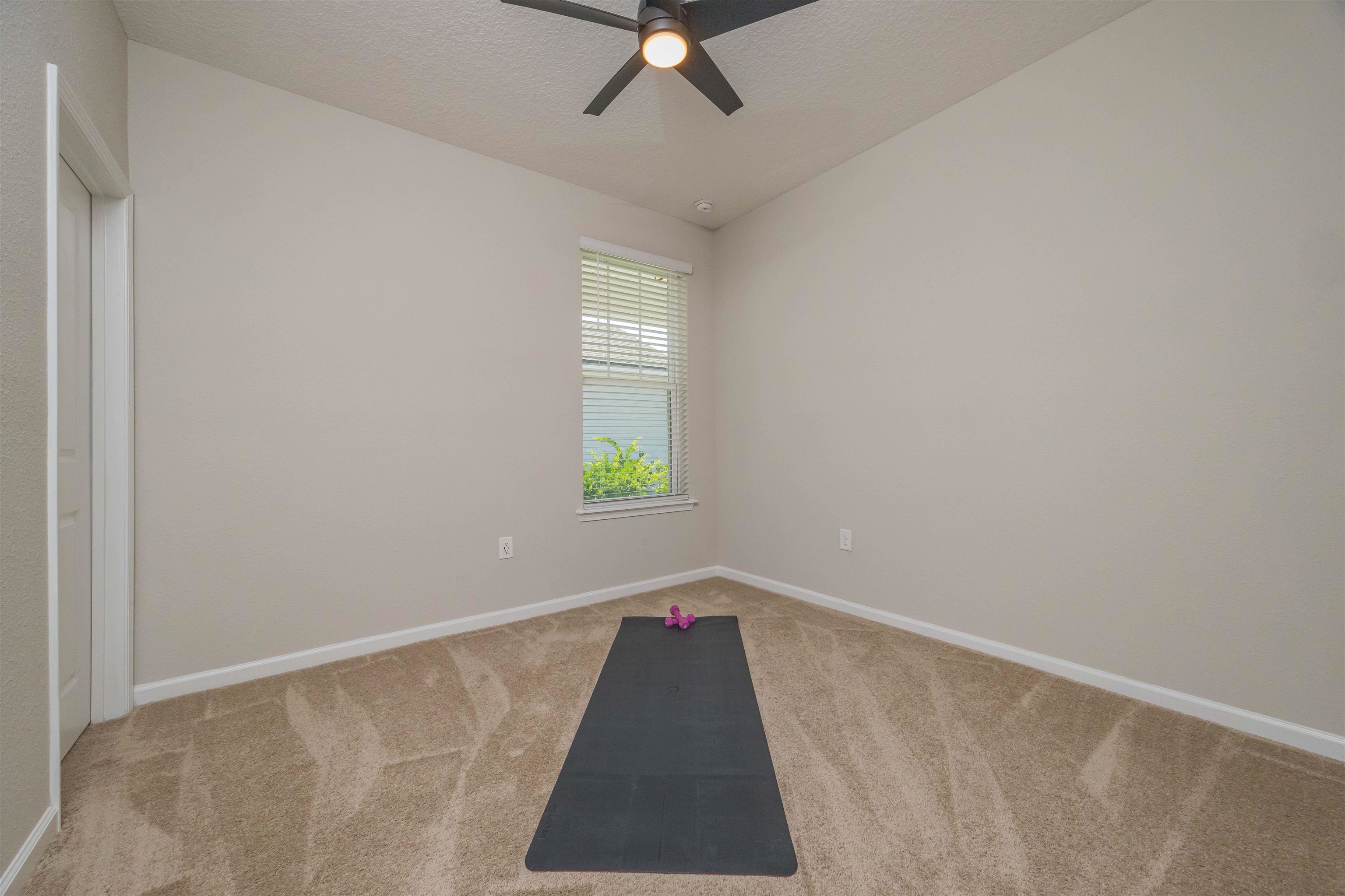 Image 31 of 87 For 98 Windermere Way
