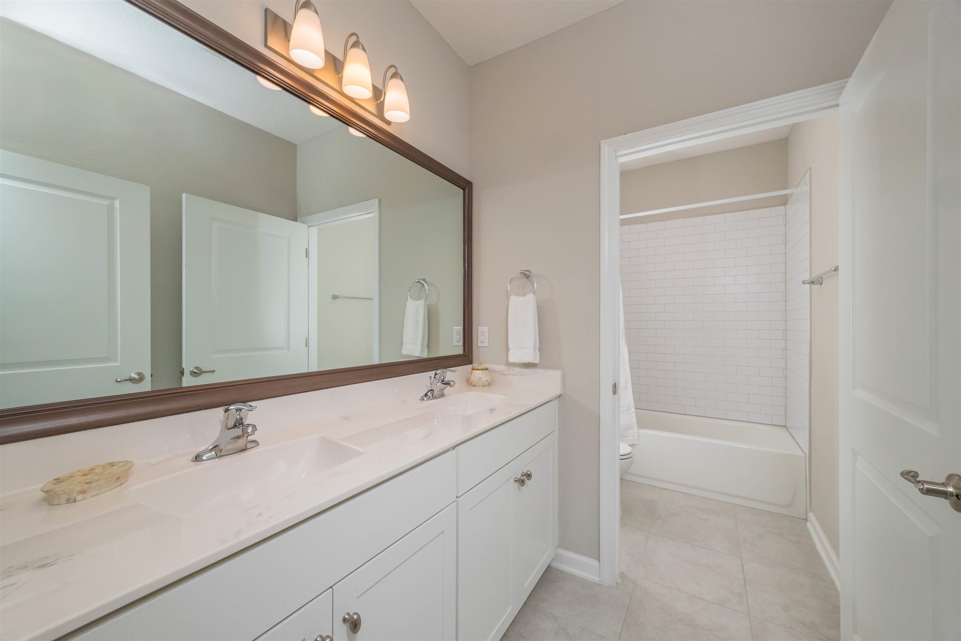 Image 37 of 87 For 98 Windermere Way