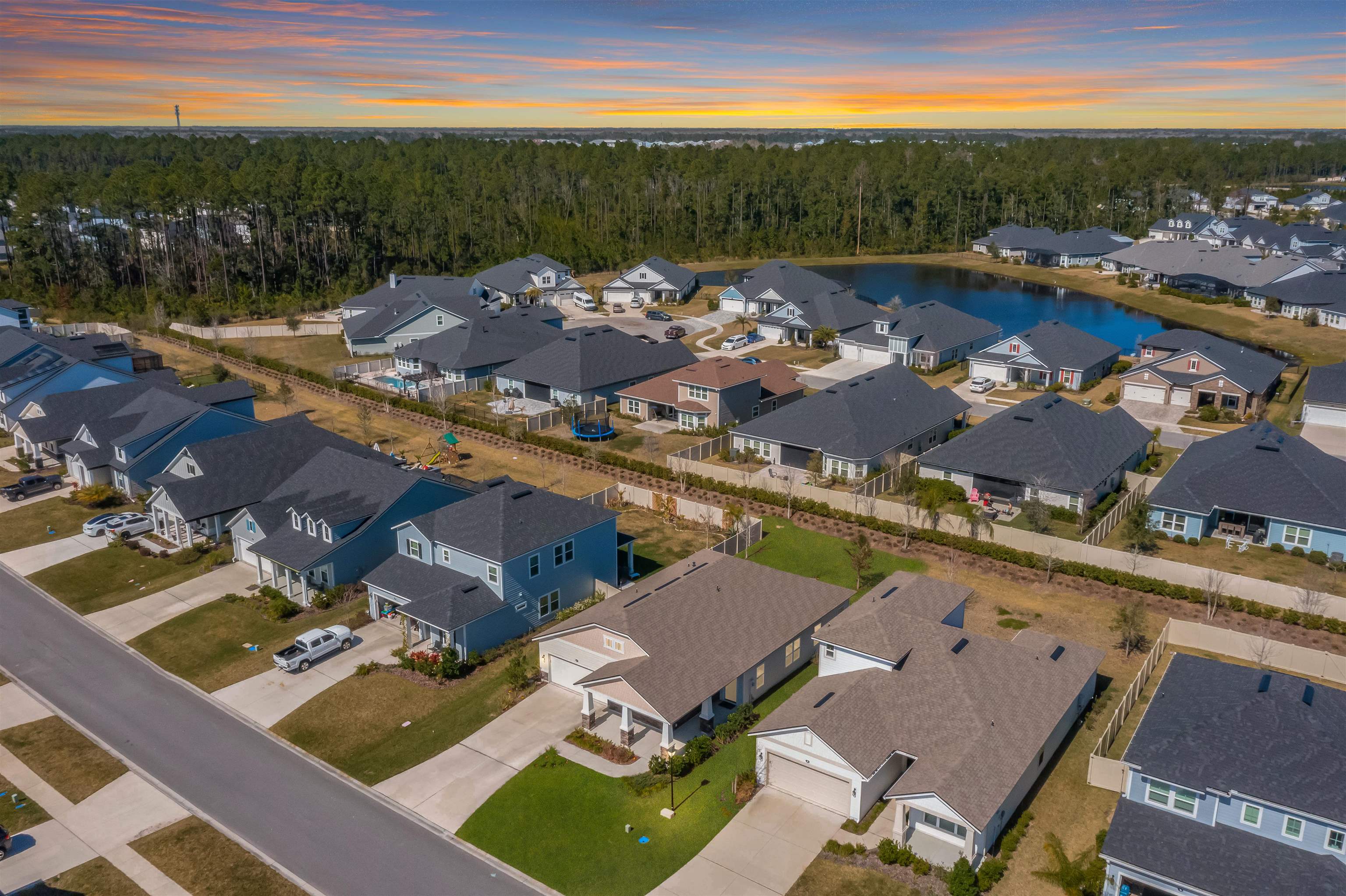 Image 4 of 87 For 98 Windermere Way