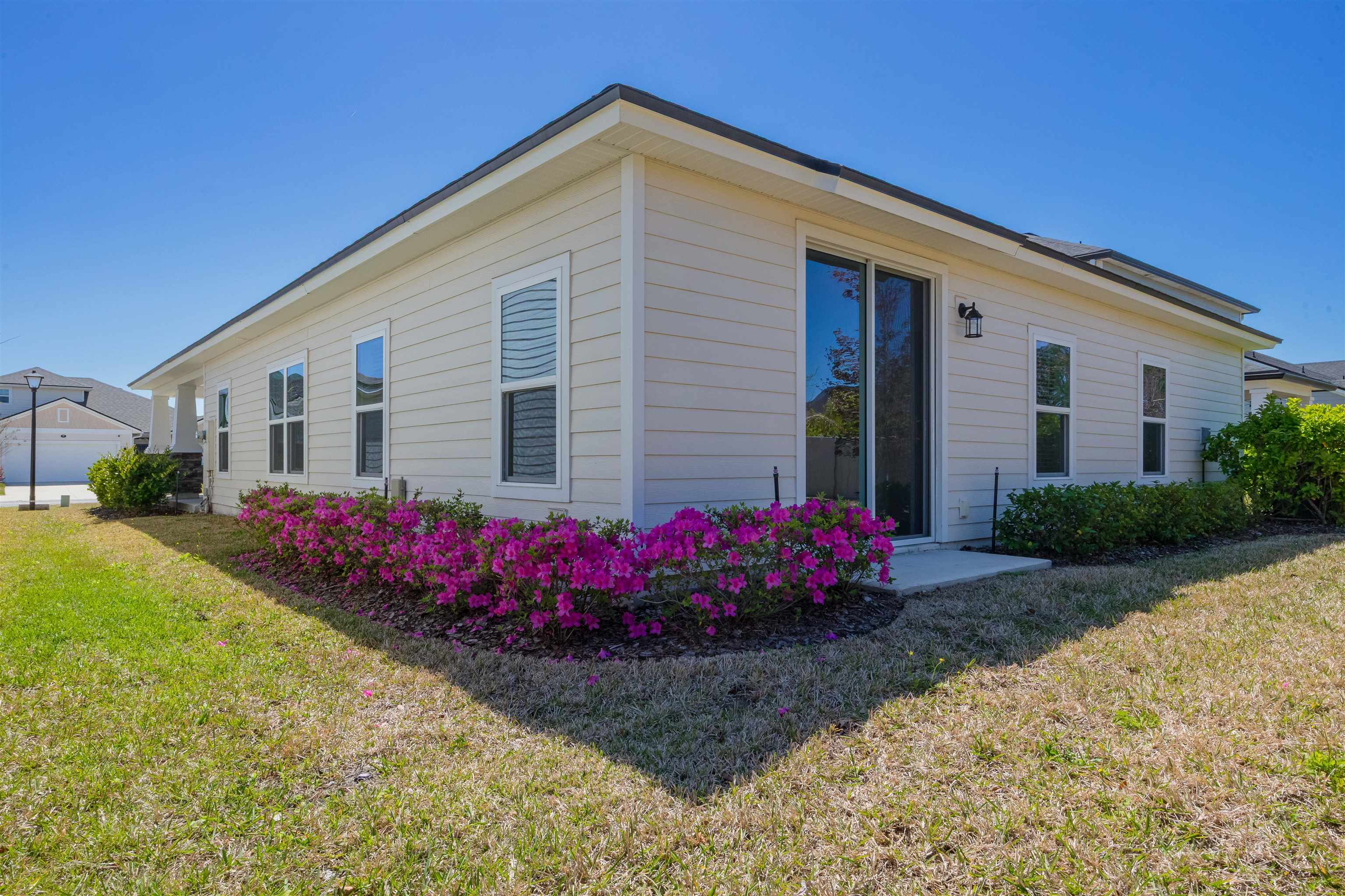 Image 45 of 87 For 98 Windermere Way