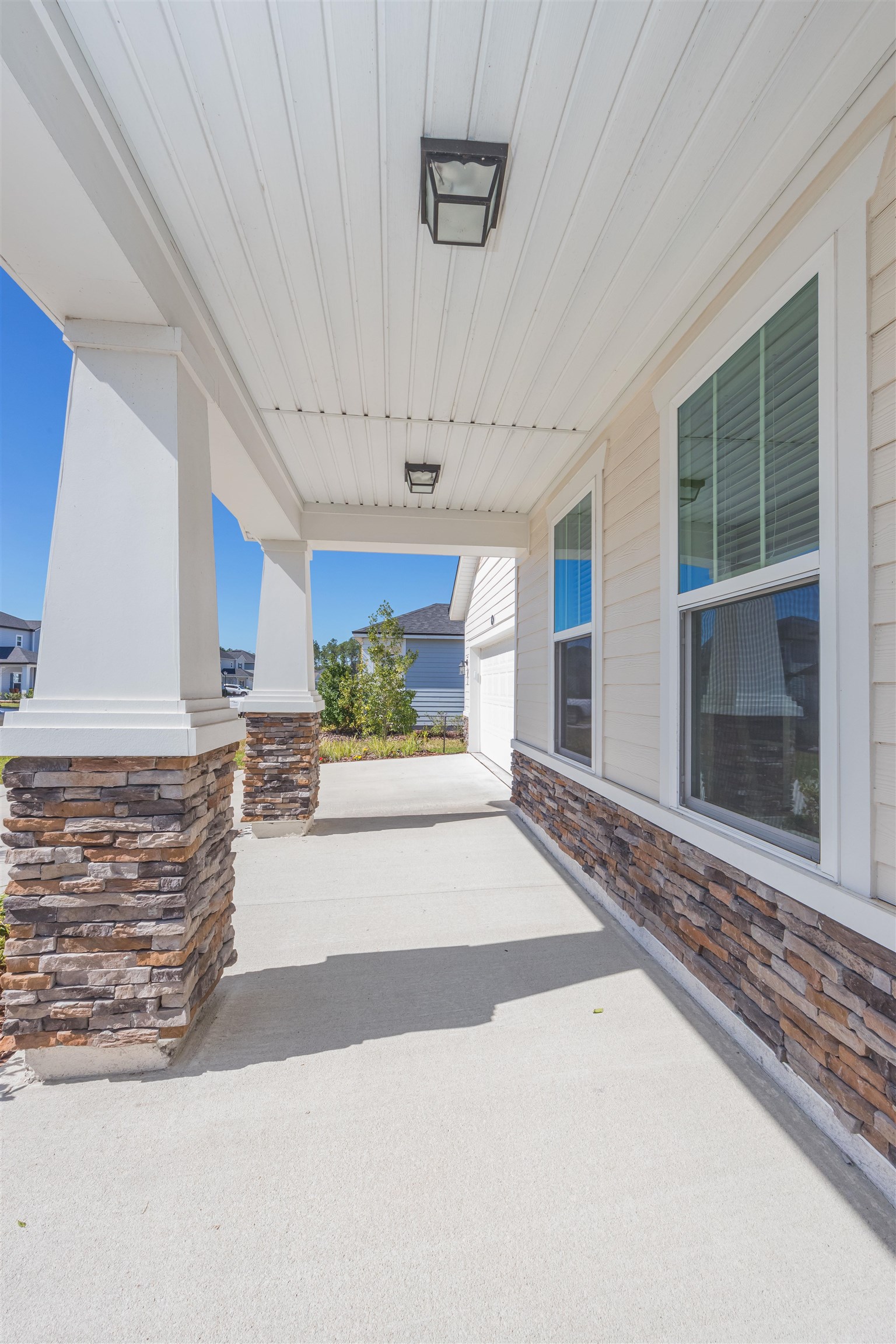 Image 7 of 87 For 98 Windermere Way