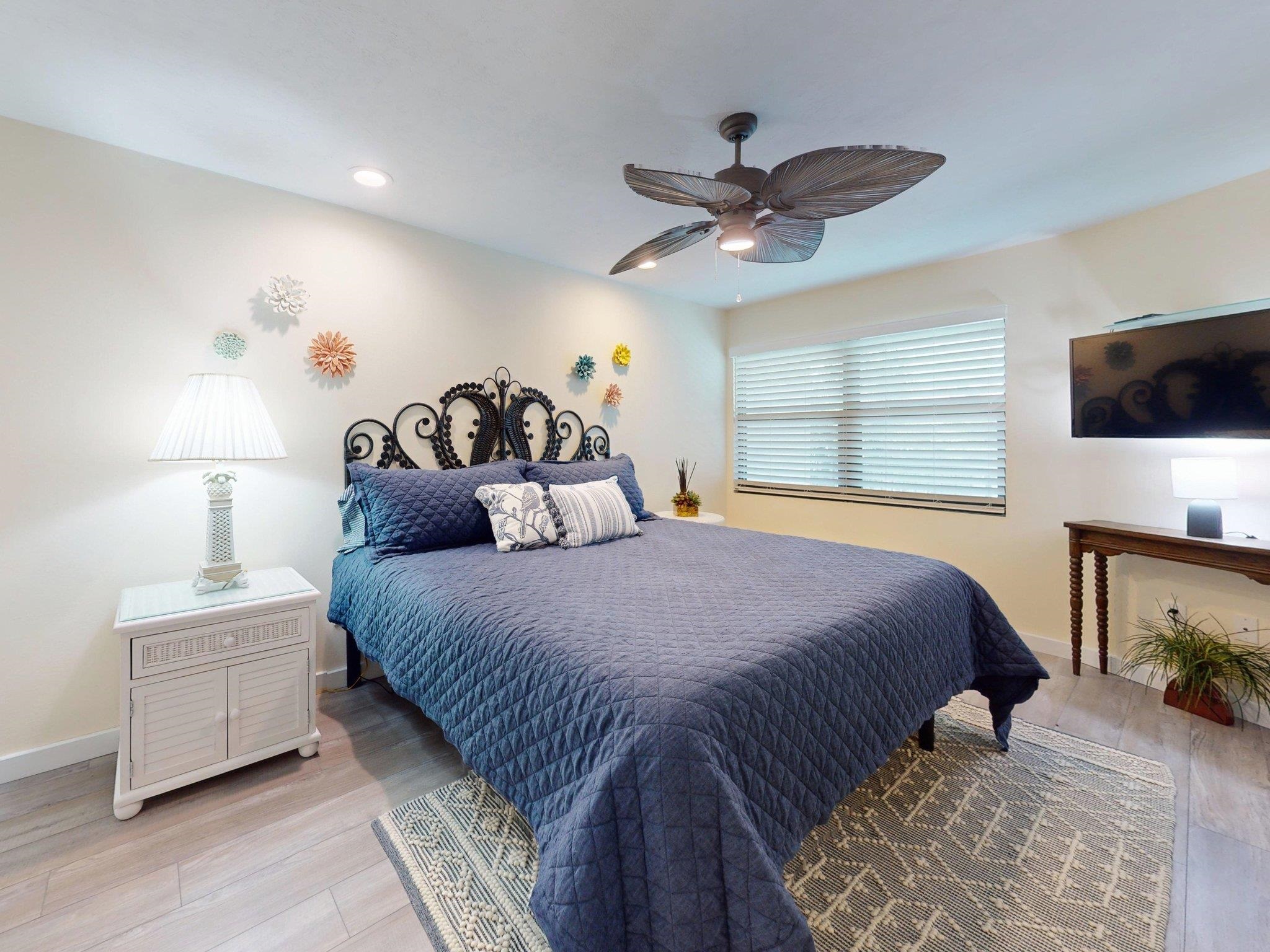 Image 37 of 100 For 301 Premier Vista Way