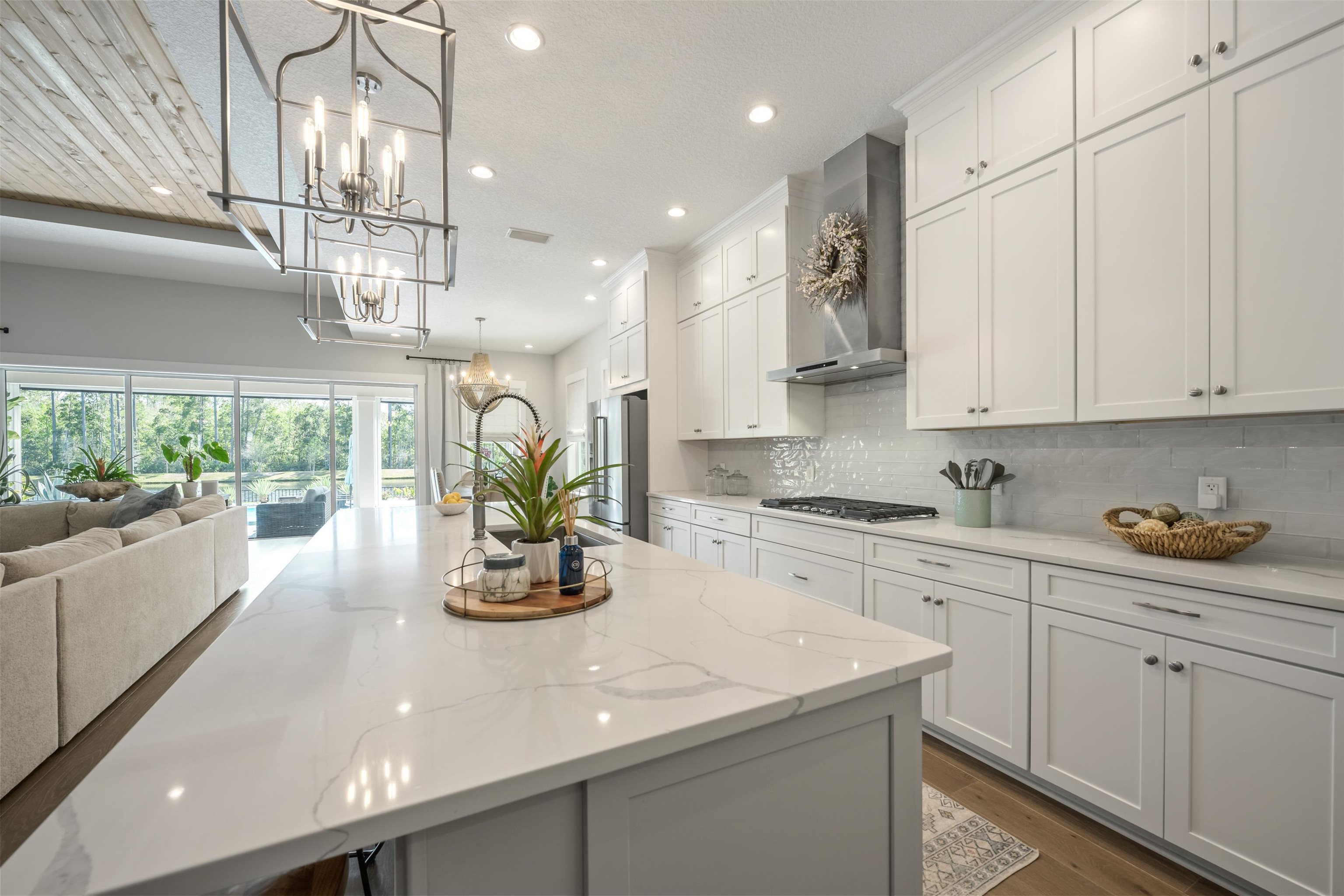 Image 18 of 59 For 220 Pine Haven Dr