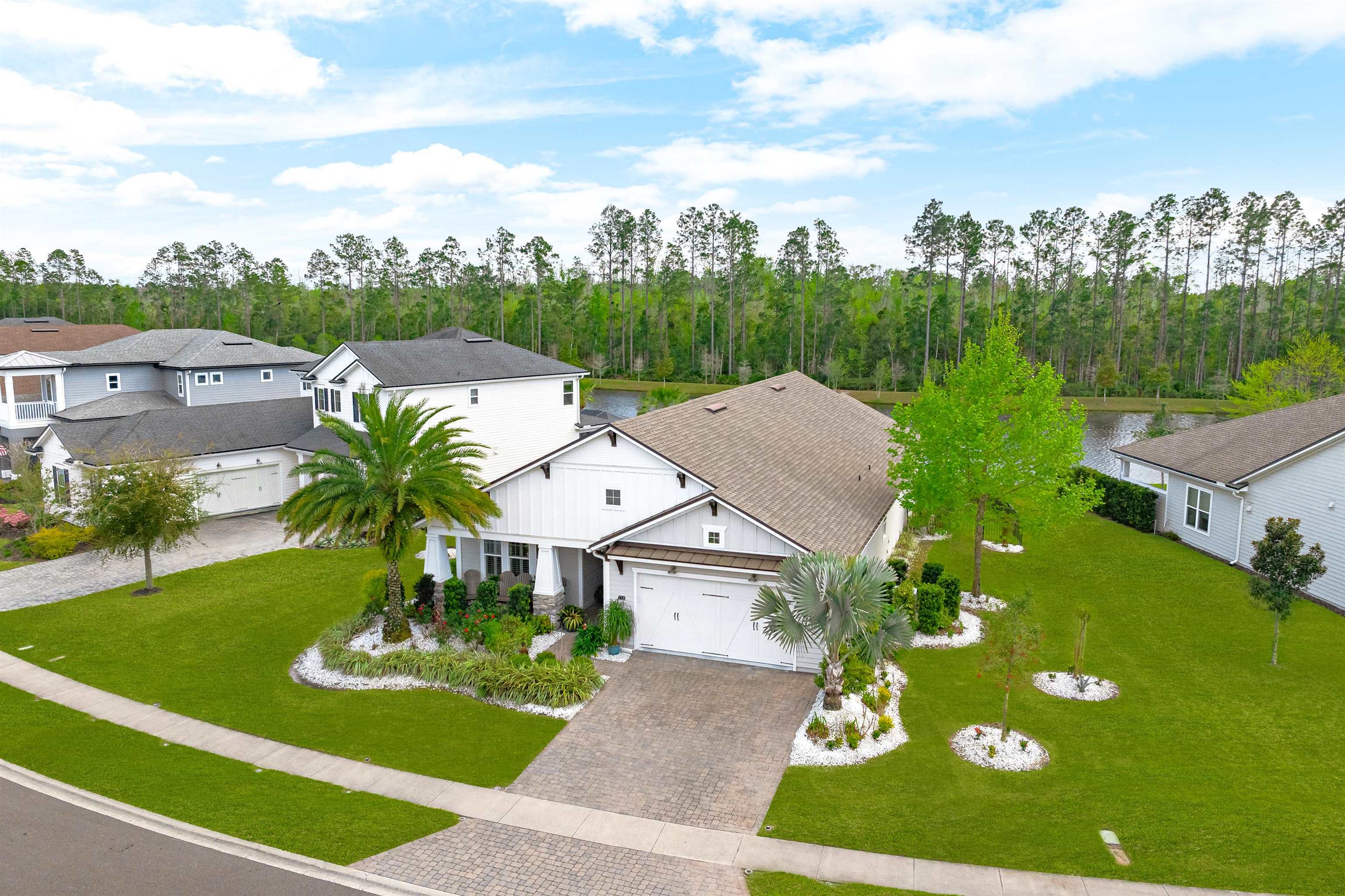 Image 3 of 59 For 220 Pine Haven Dr