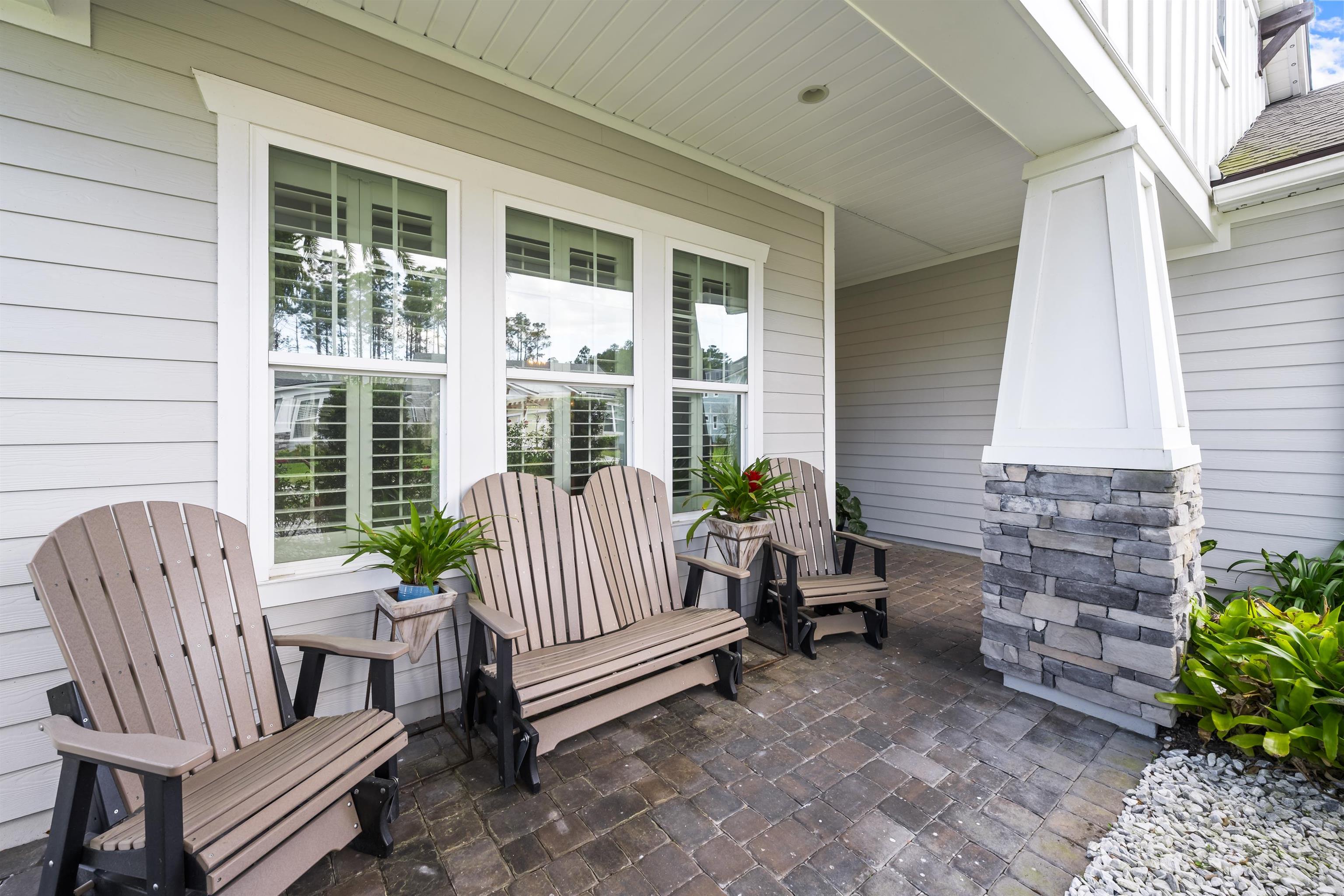 Image 4 of 59 For 220 Pine Haven Dr