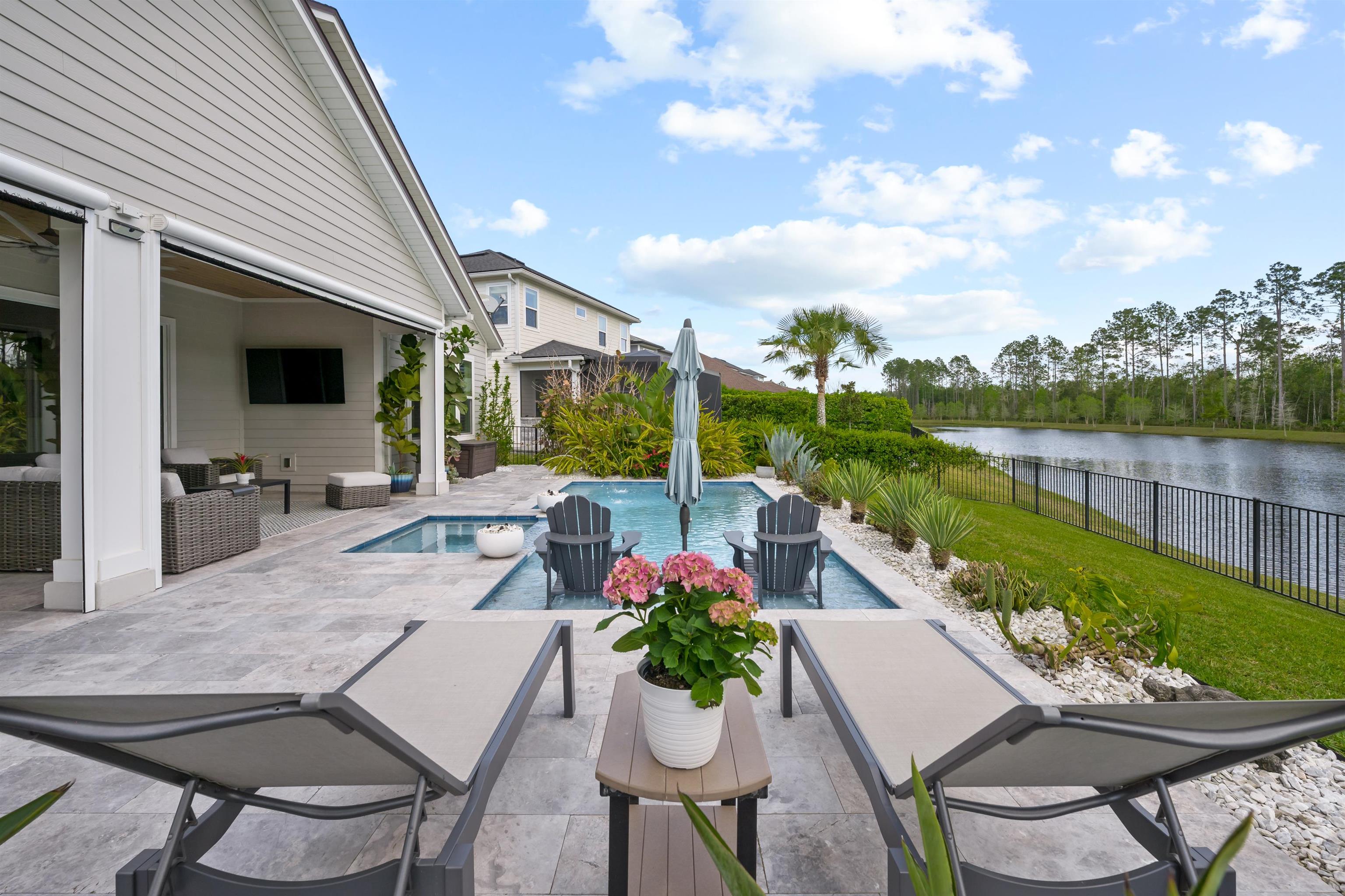 Image 43 of 59 For 220 Pine Haven Dr