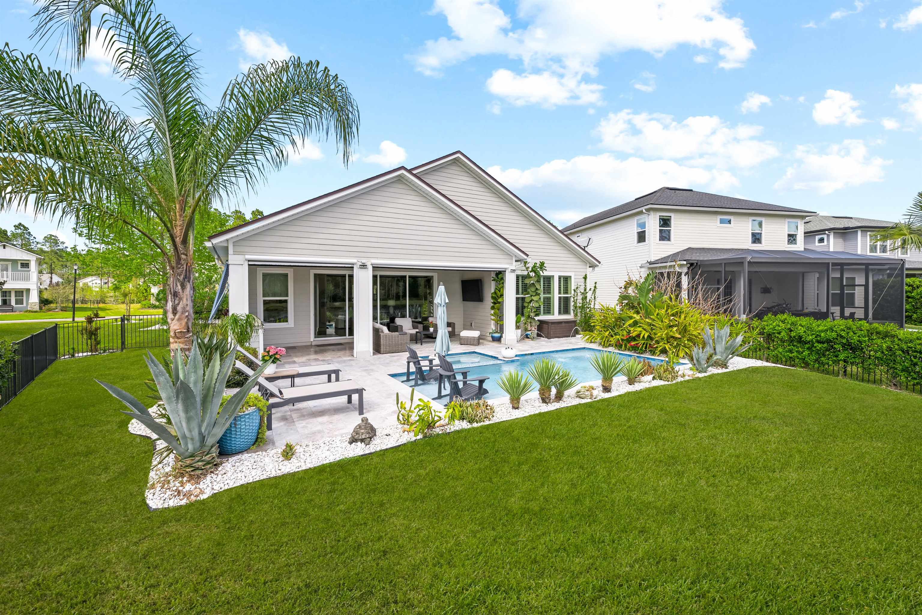 Image 46 of 59 For 220 Pine Haven Dr