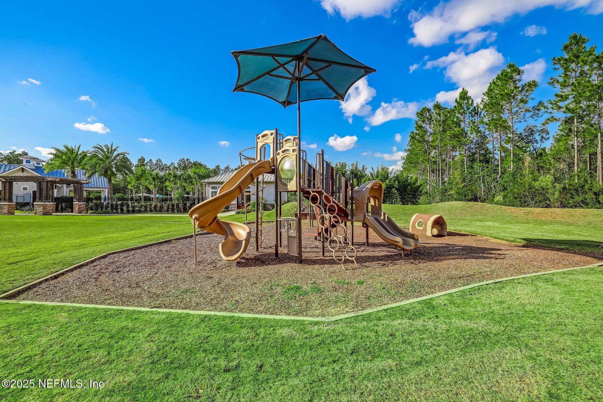 Image 58 of 59 For 220 Pine Haven Dr