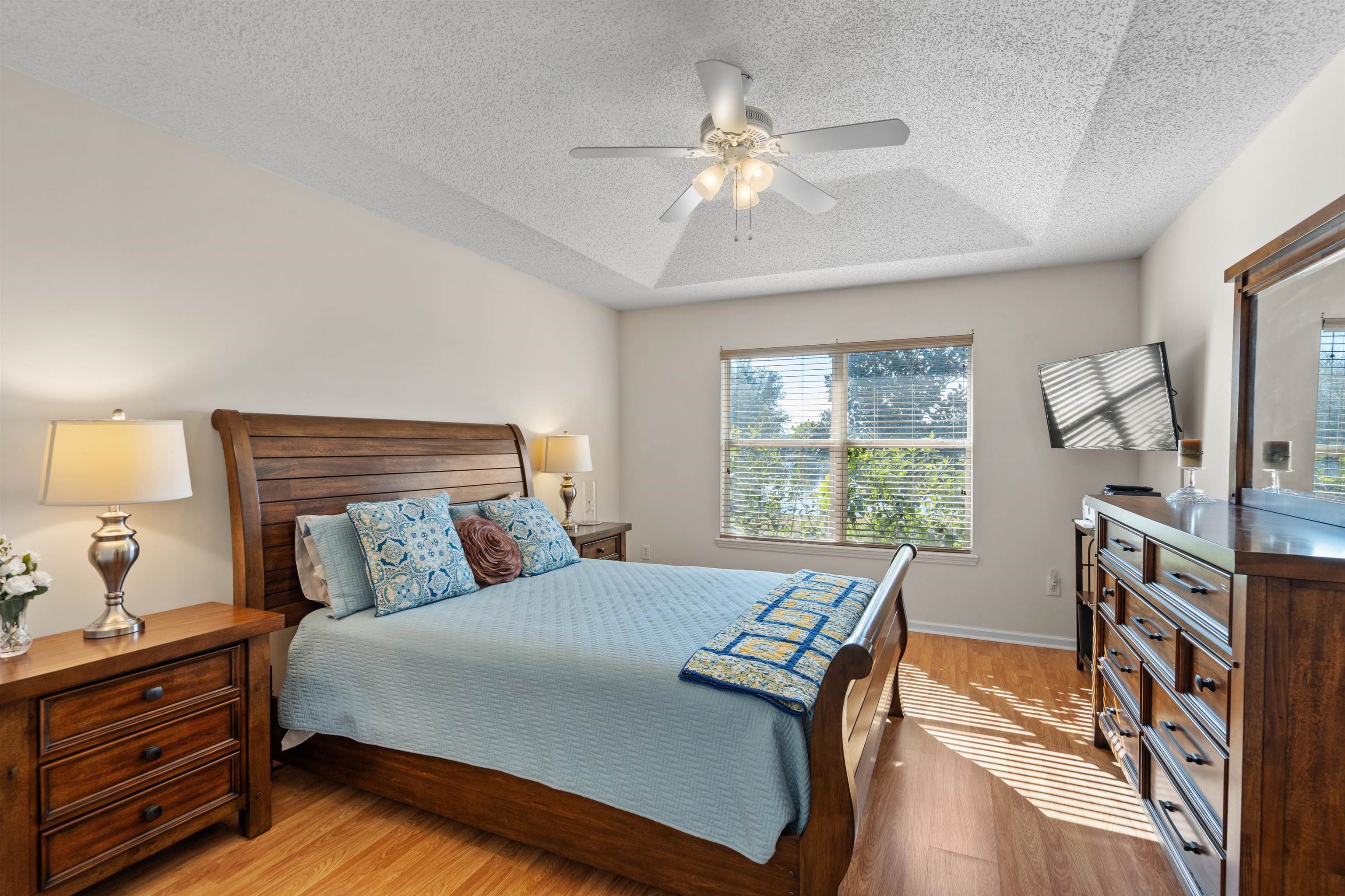 Image 16 of 53 For 913 Oak Arbor Cir