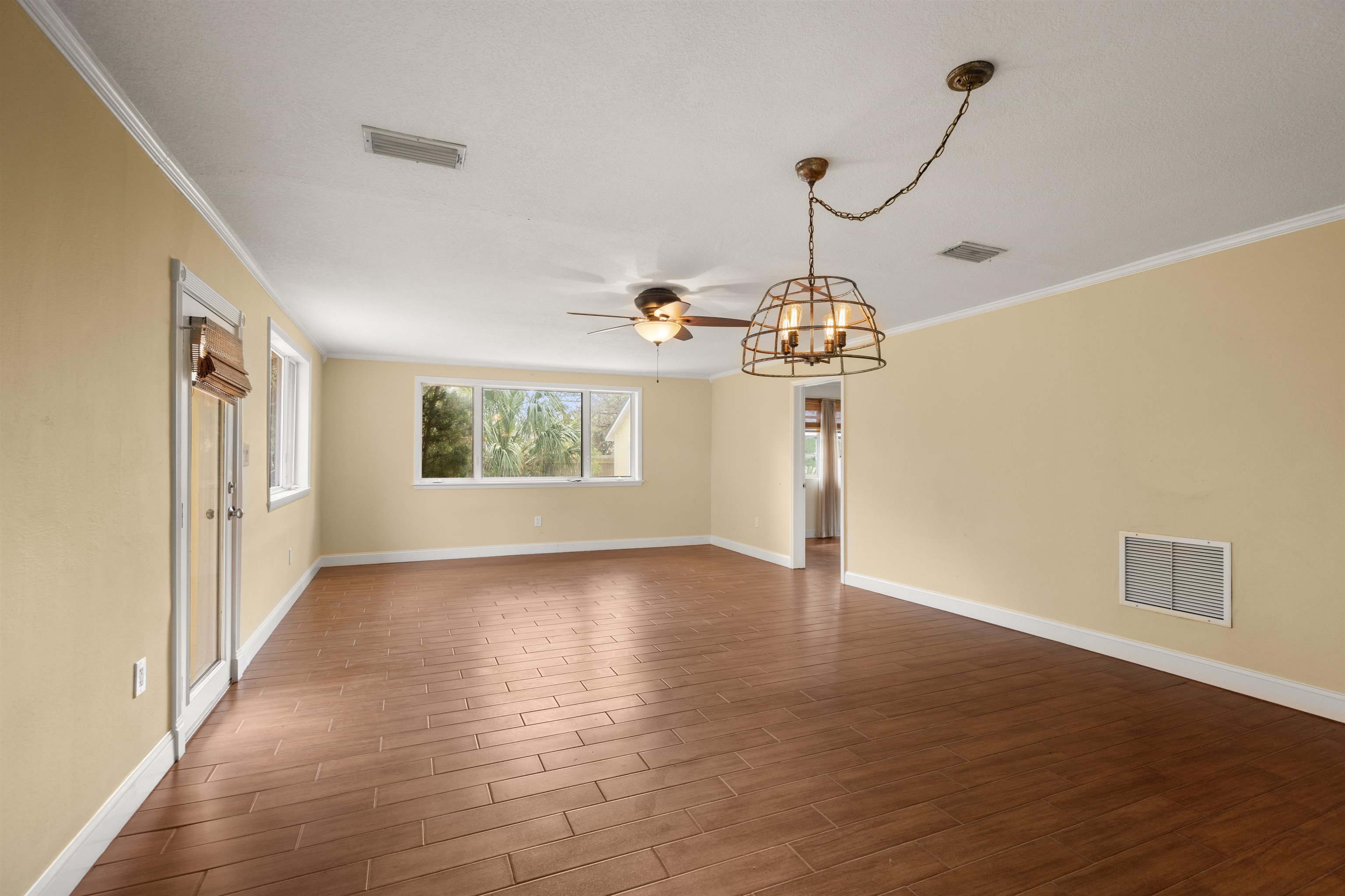 Image 14 of 39 For 146 Menendez Rd