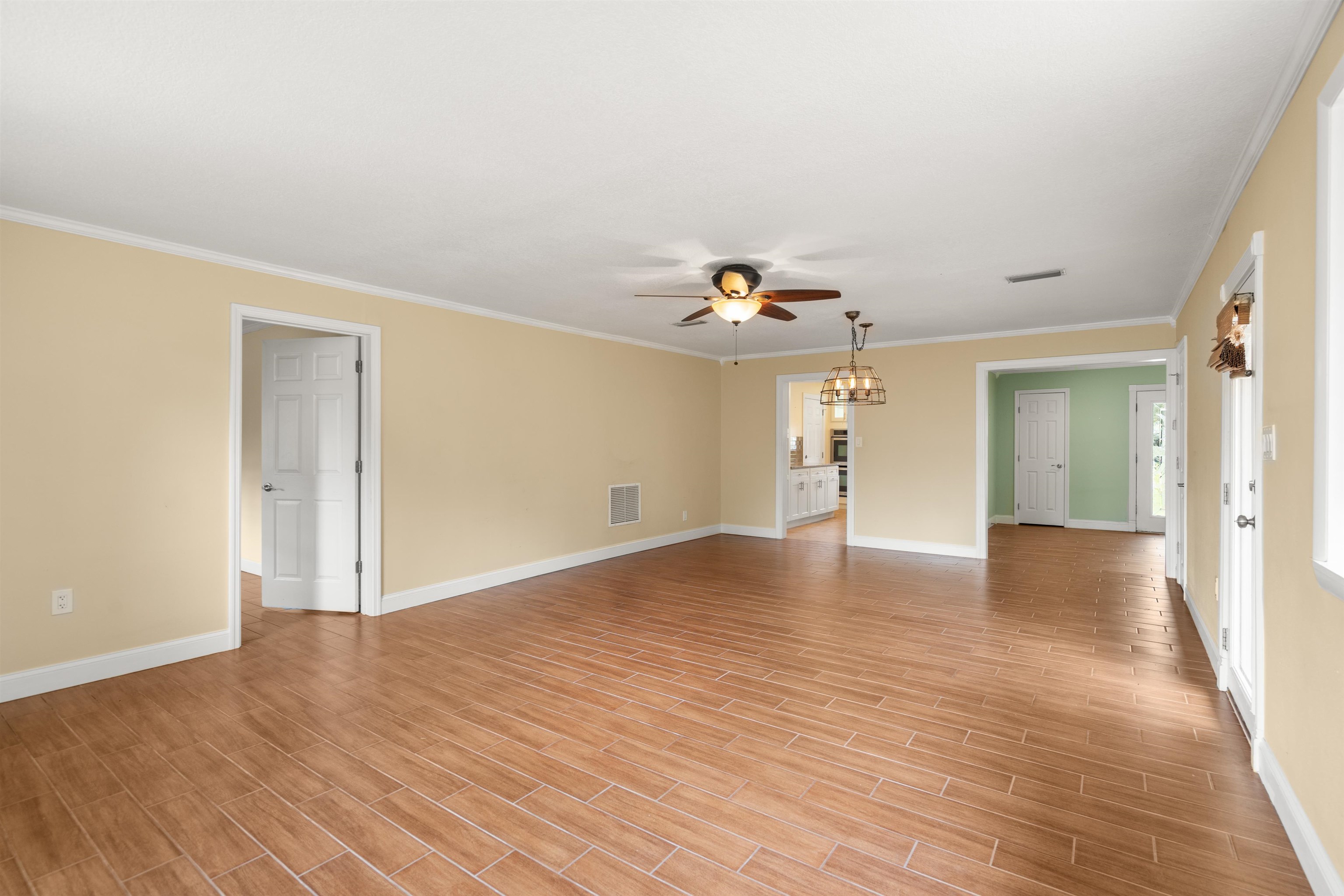 Image 15 of 39 For 146 Menendez Rd