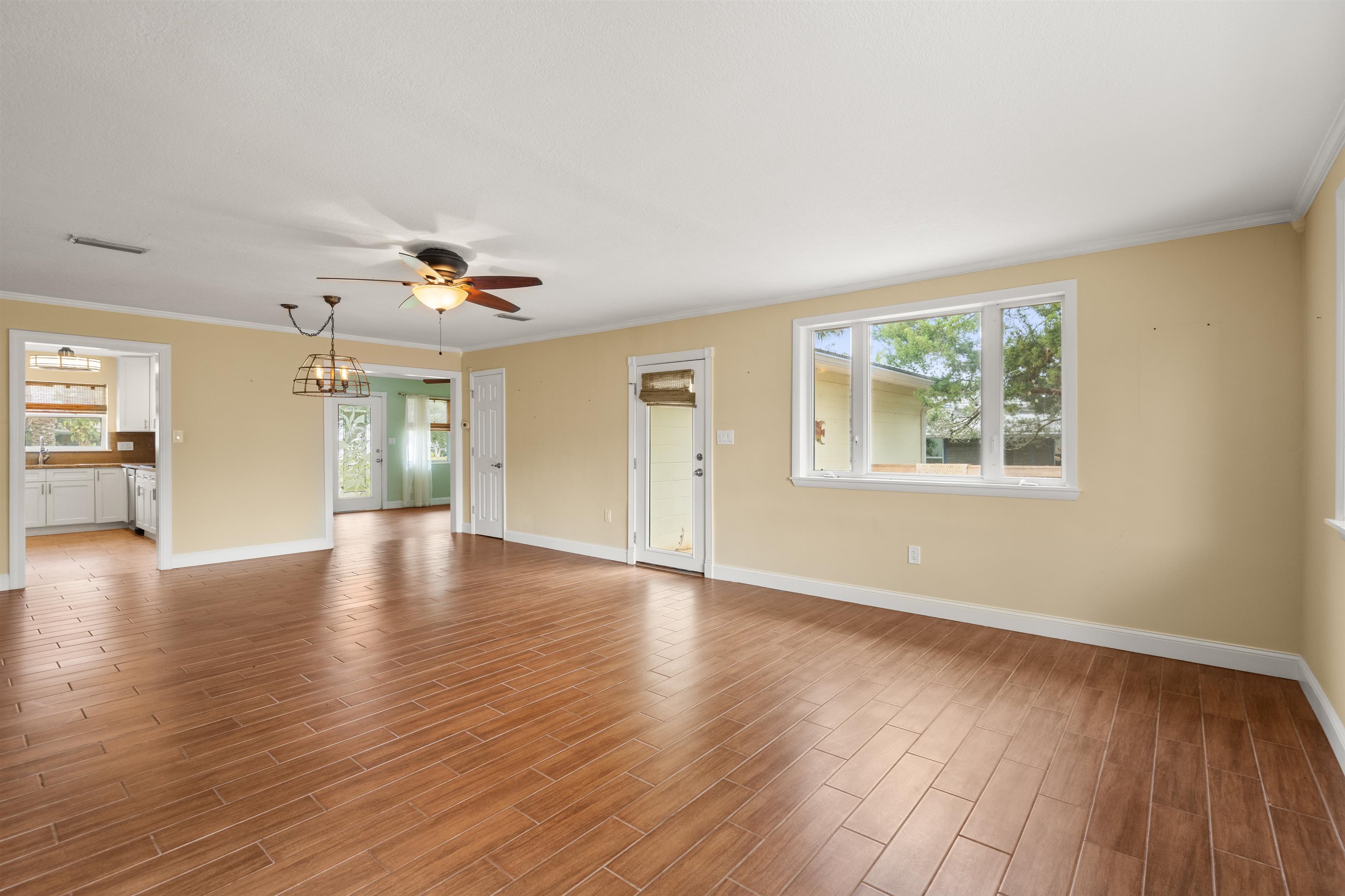 Image 16 of 39 For 146 Menendez Rd