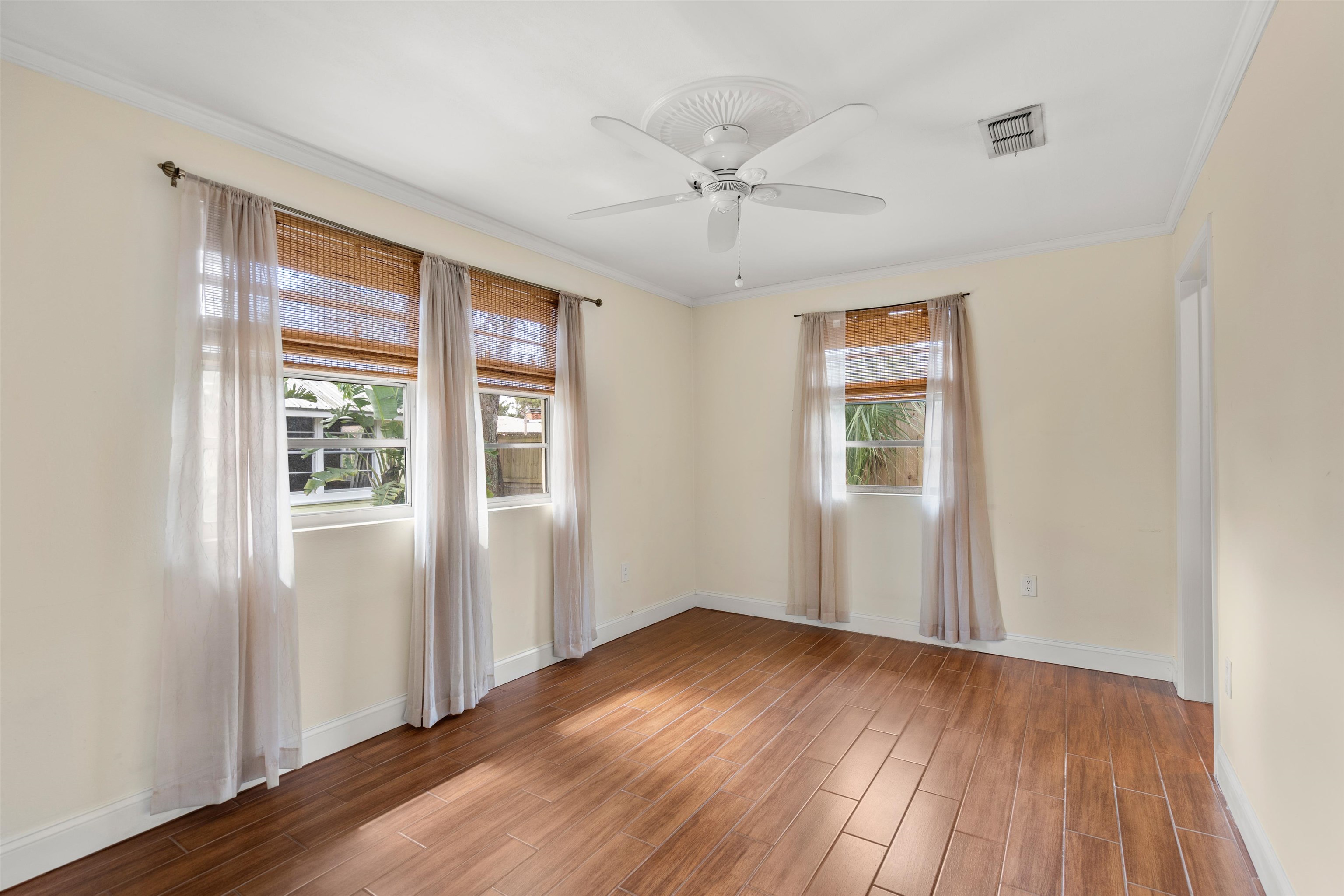 Image 19 of 39 For 146 Menendez Rd