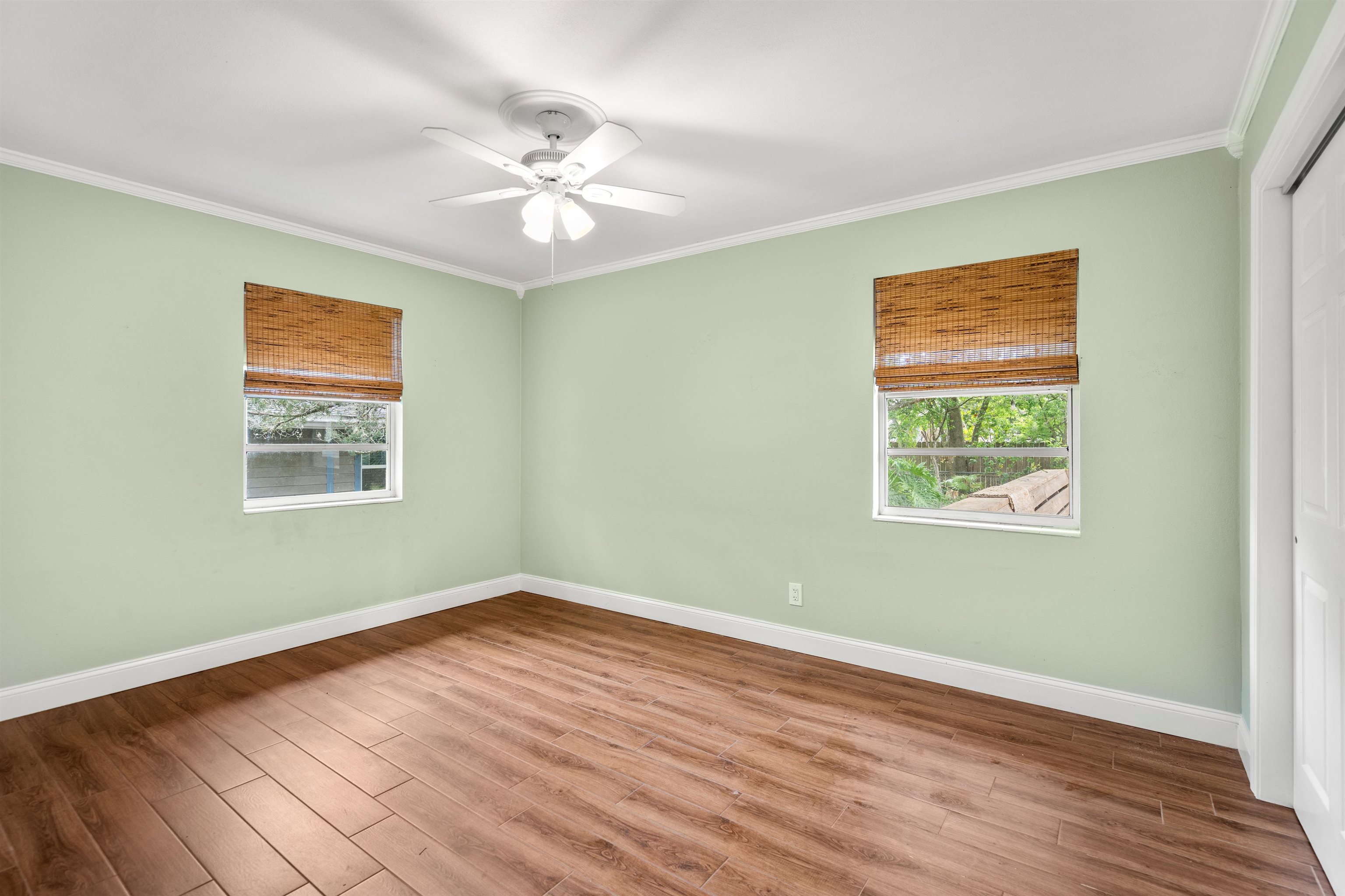 Image 24 of 39 For 146 Menendez Rd
