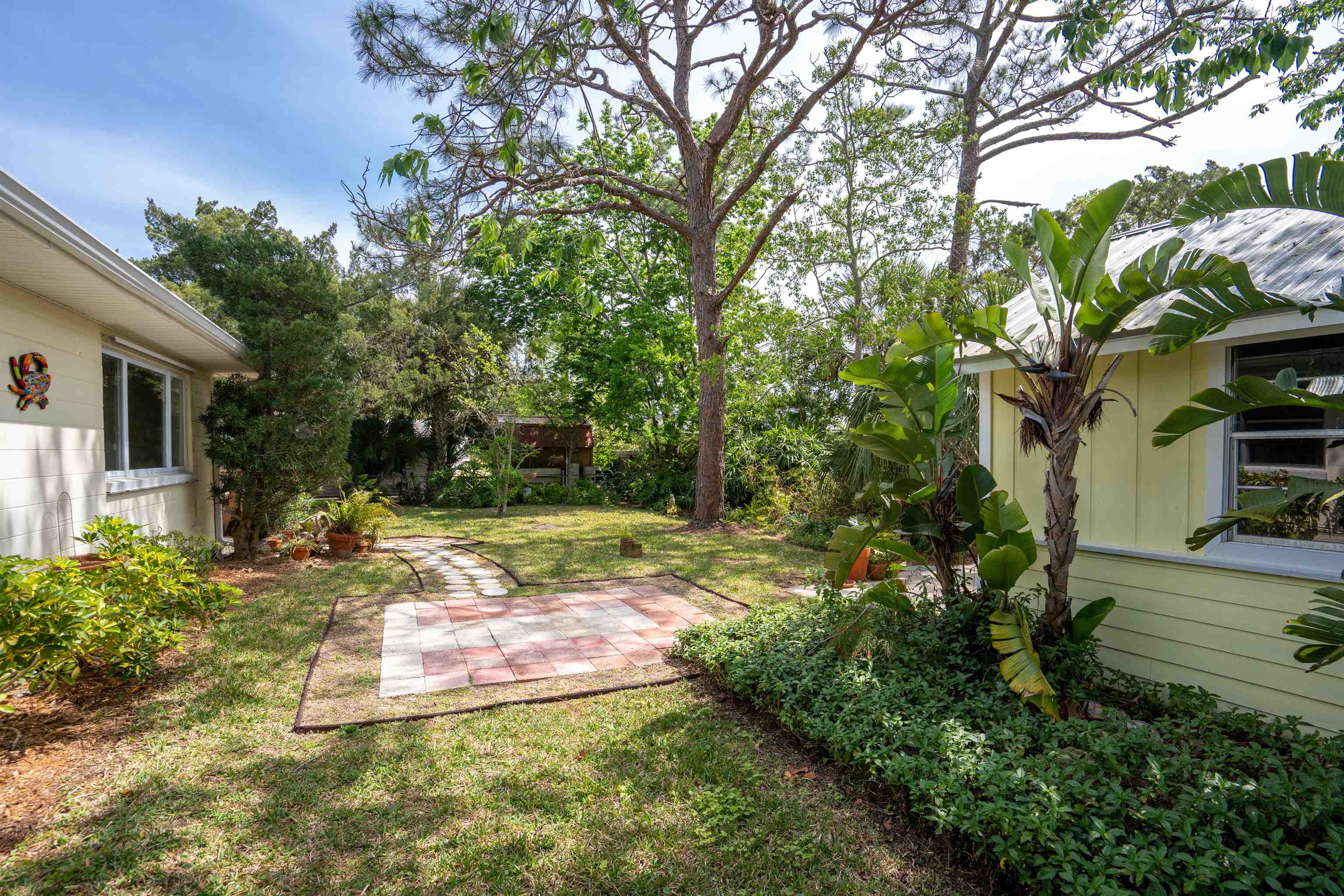 Image 7 of 39 For 146 Menendez Rd