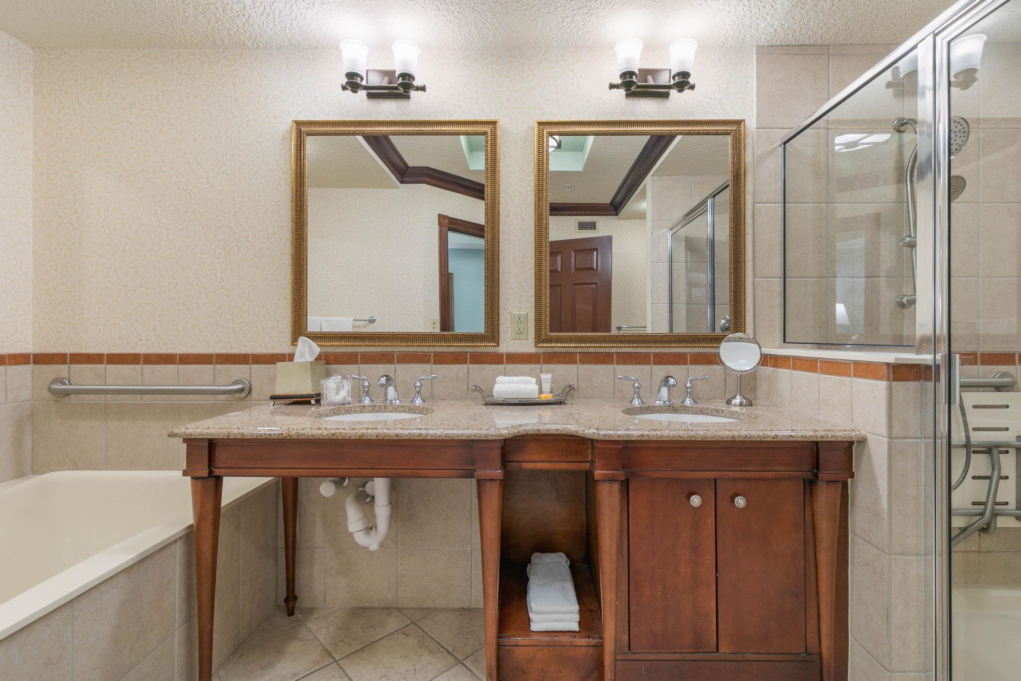 Image 21 of 54 For 200 Ocean Crest Dr  224