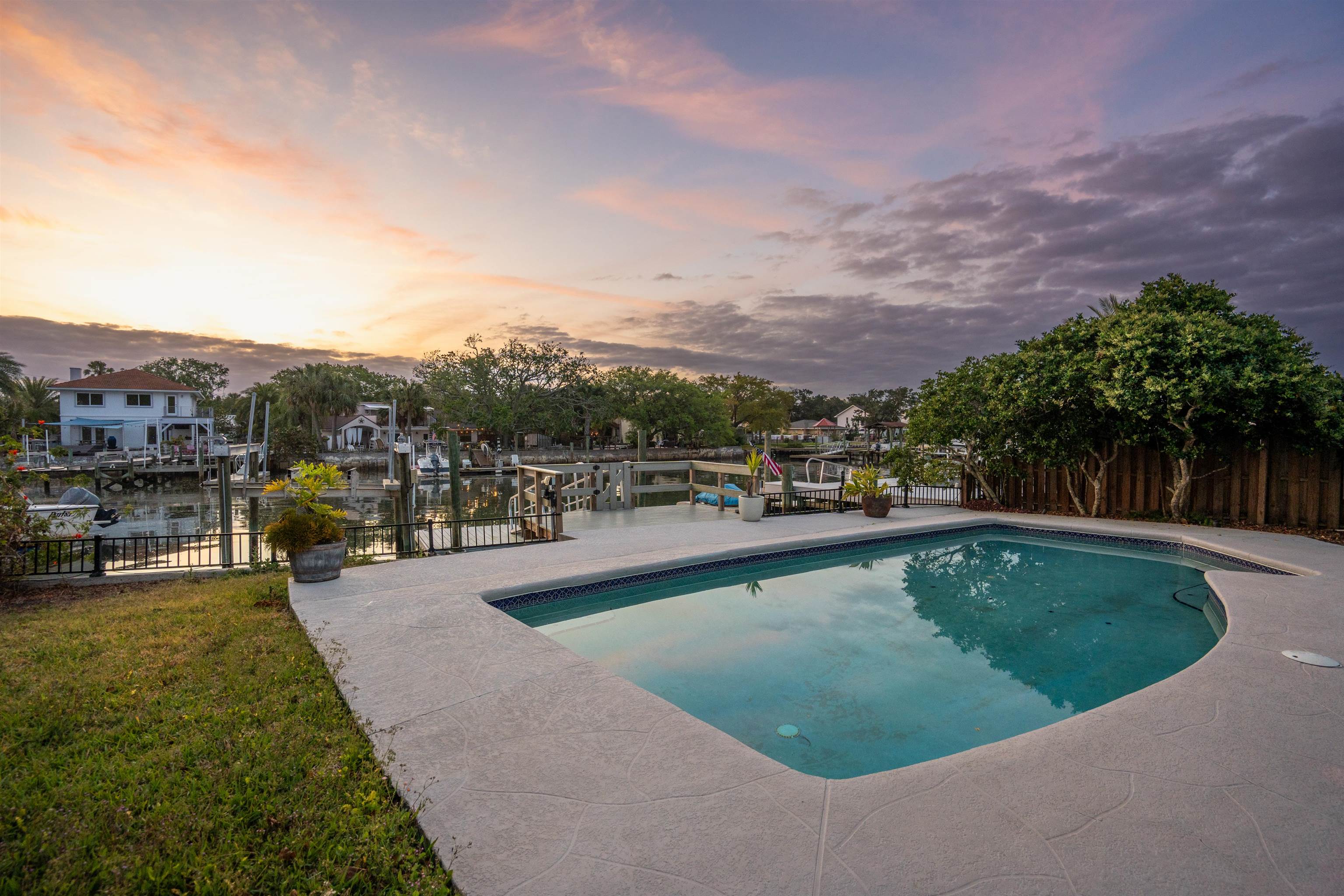 Image 42 of 80 For 101 Dolphin Dr