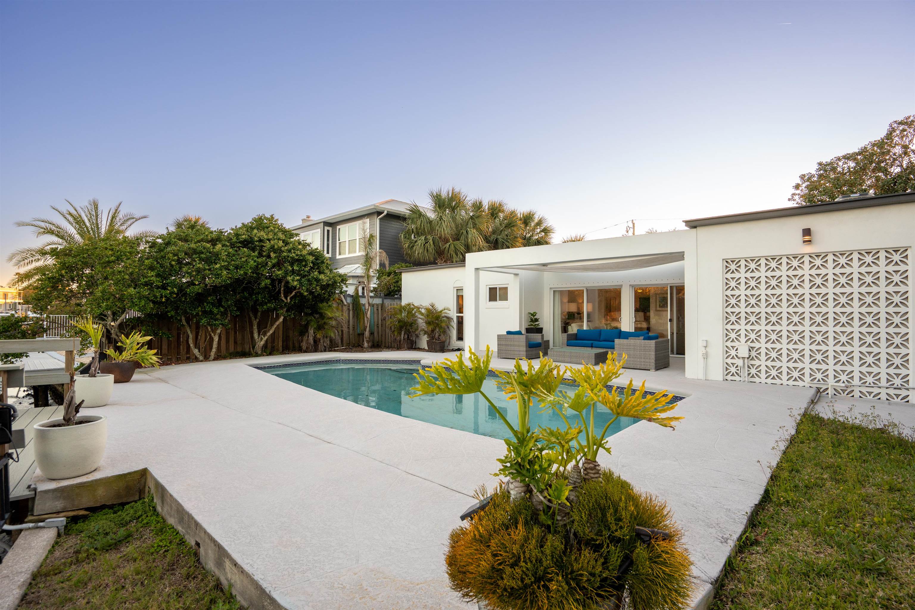Image 46 of 80 For 101 Dolphin Dr